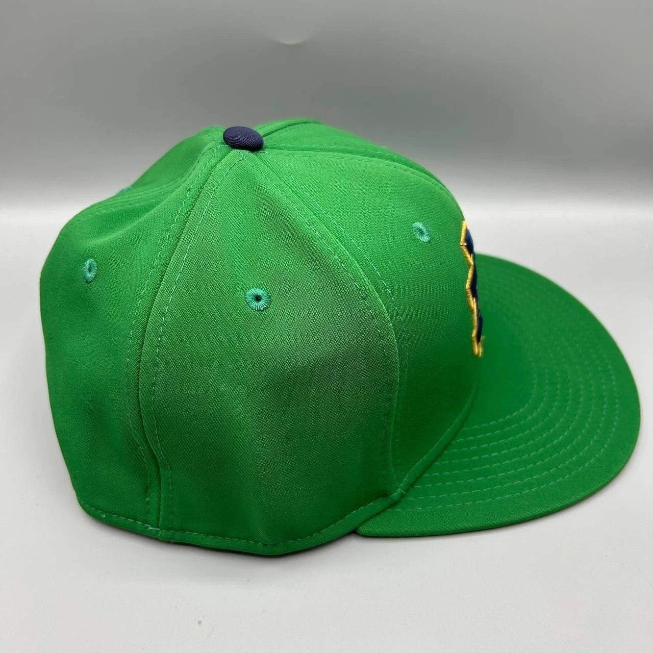 Under Armour Notre Dame Fighting Irish Hat Men Small Green NCAA Fitted Size ONE SIZE - 5 Thumbnail