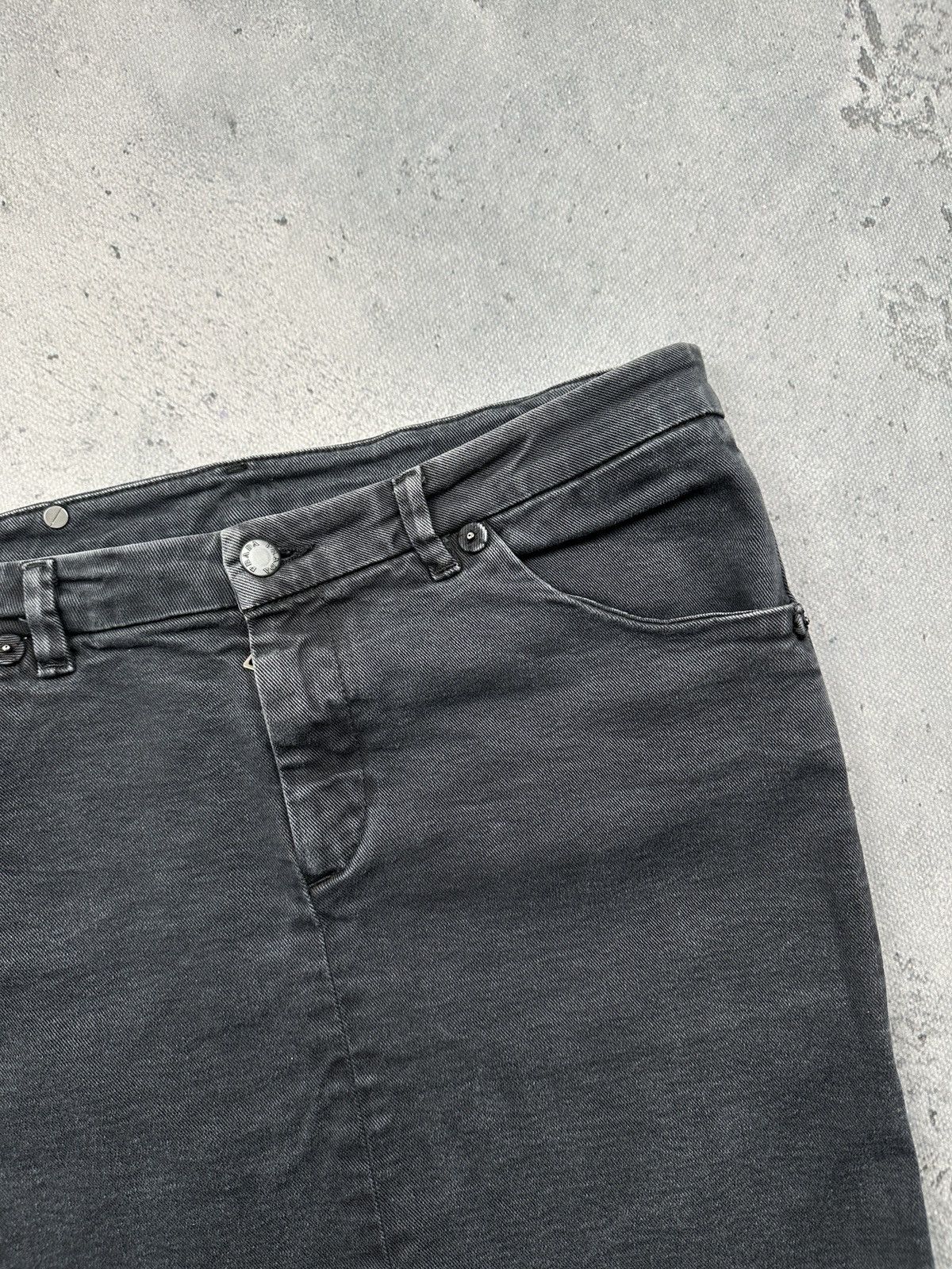 Prada Prada Vintage Grey Denim Pencil Skirt Lux Leather Logo Patch Size 30" / US 8 / IT 44 - 5 Thumbnail
