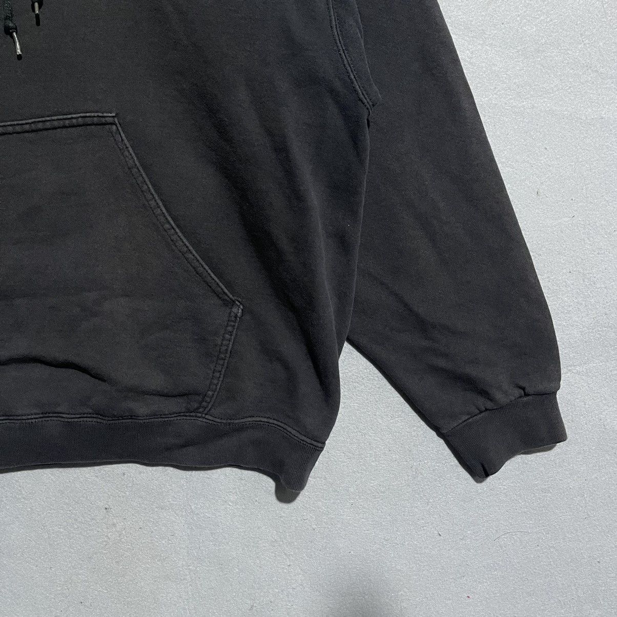 Nike Vintage Nike Black Hoodie – Classic Embroidered Swoosh Size US L / EU 52-54 / 3 - 3 Thumbnail