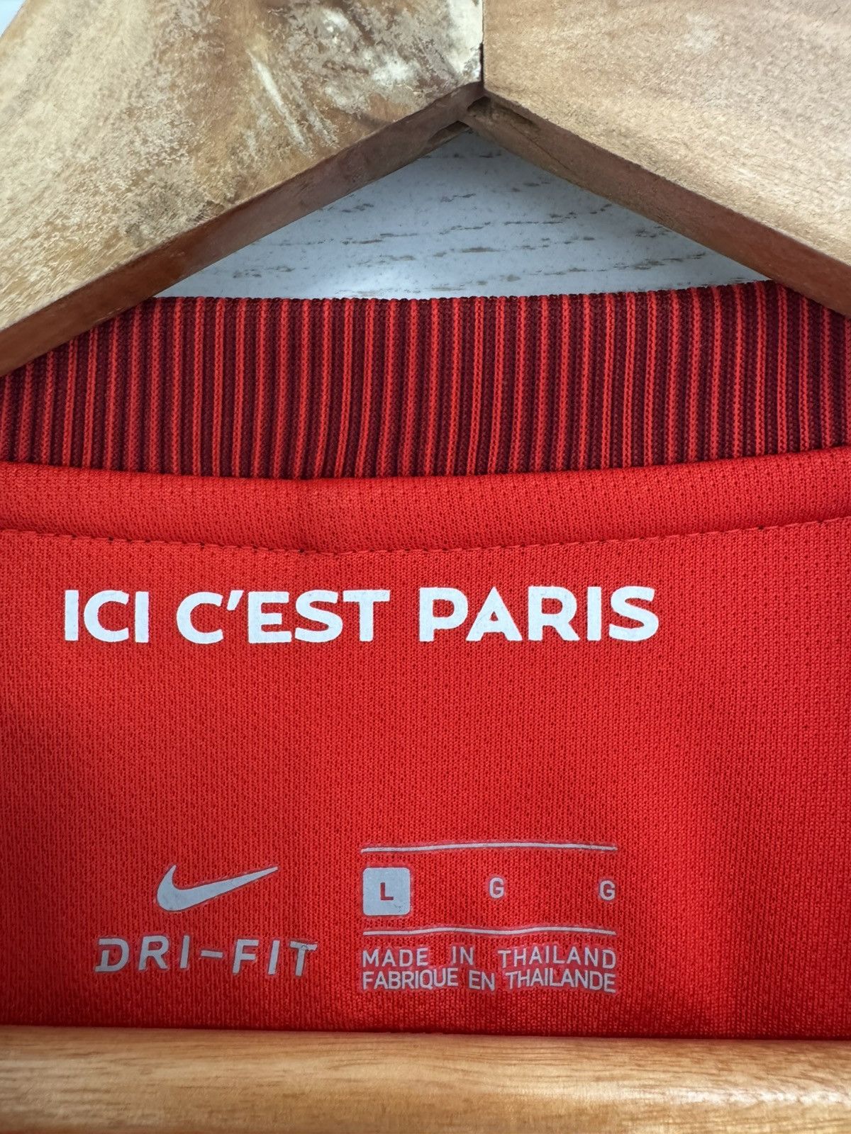 Nike PSG 2016-2017 Away Soccer Jersey Nike Football Kit Shirt Size US L / EU 52-54 / 3 - 10 Thumbnail