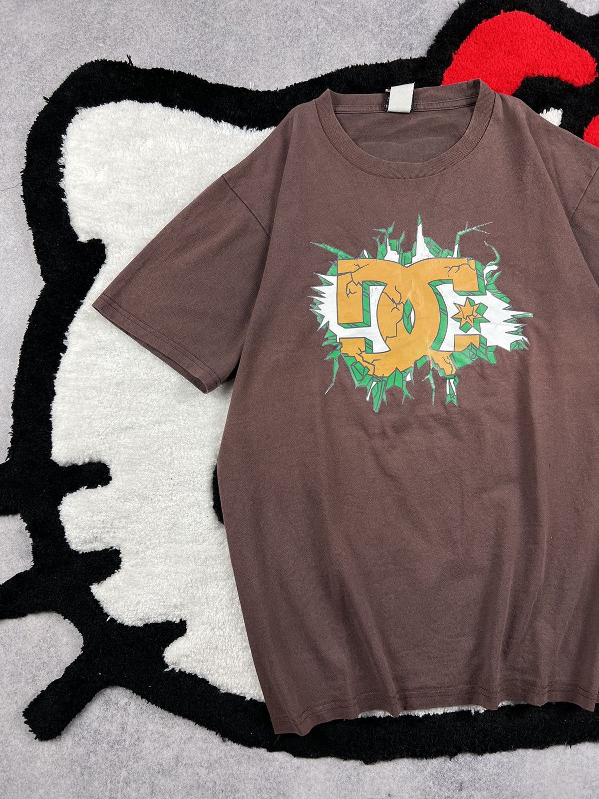 Vintage Vintage DC Skateboarding Faded Big Logo Brown Y2K Tee Shirt Size US M / EU 48-50 / 2 - 2 Thumbnail
