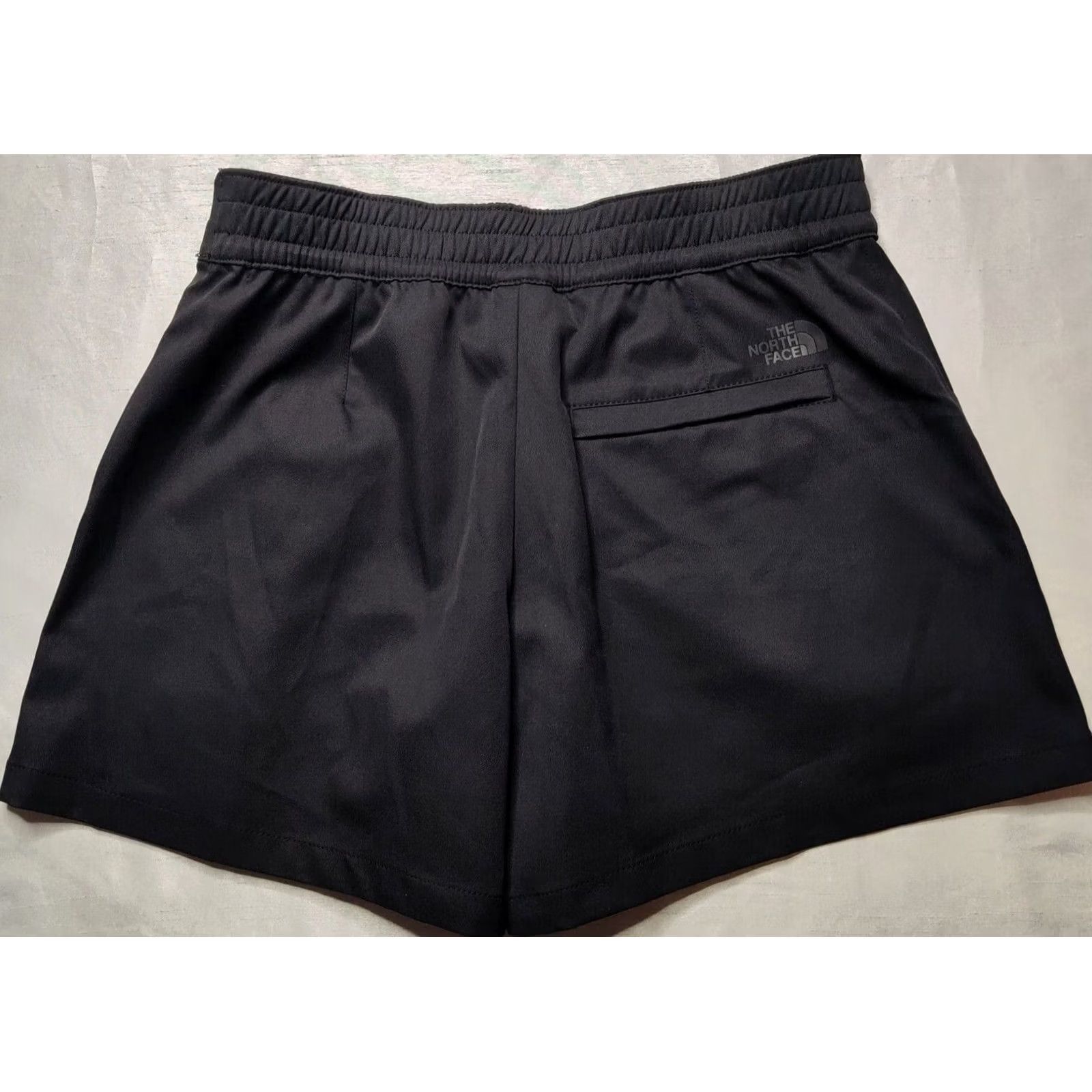The North Face THE NORTH FACE Women Shorts Black Size 4 4" Side Zip Athletic Activewear NEW Size 27" / US 4 / IT 40 - 4 Thumbnail