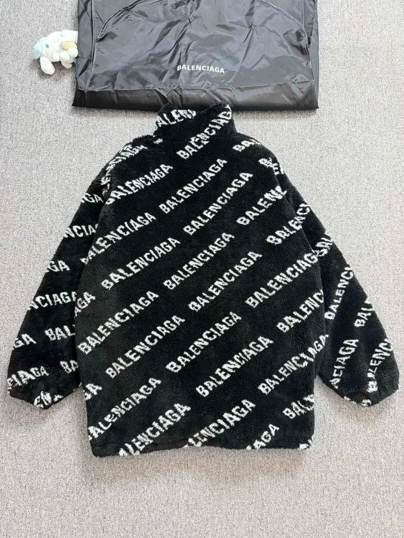 Balenciaga Balenciaga Black and white bullet screen full of logo teddy Size XXS / US 00 / IT 34 - 2 Thumbnail