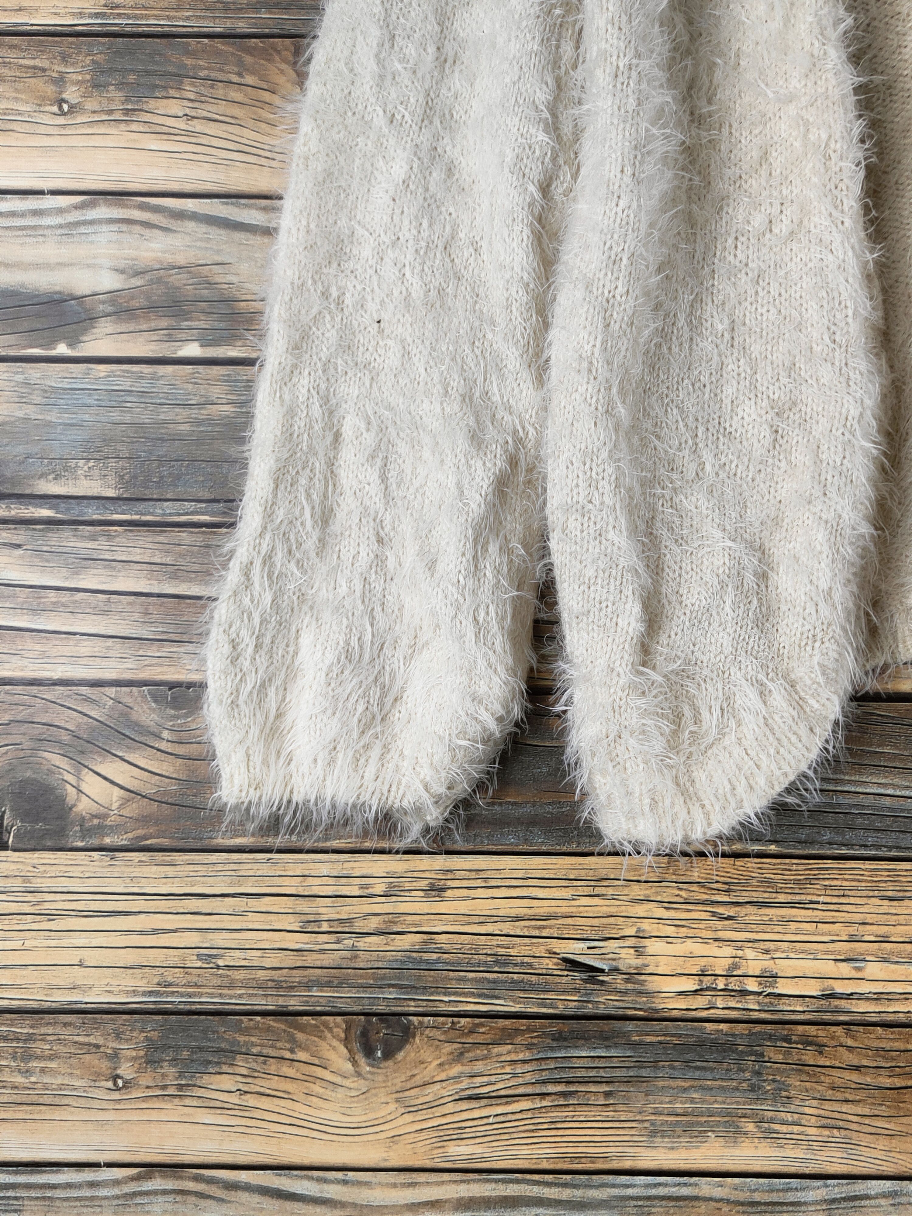 Japanese Brand DL Gorge Ivory Fur Mohair Knitwear Cardigans #46-499 Size S / US 4 / IT 40 - 4 Thumbnail