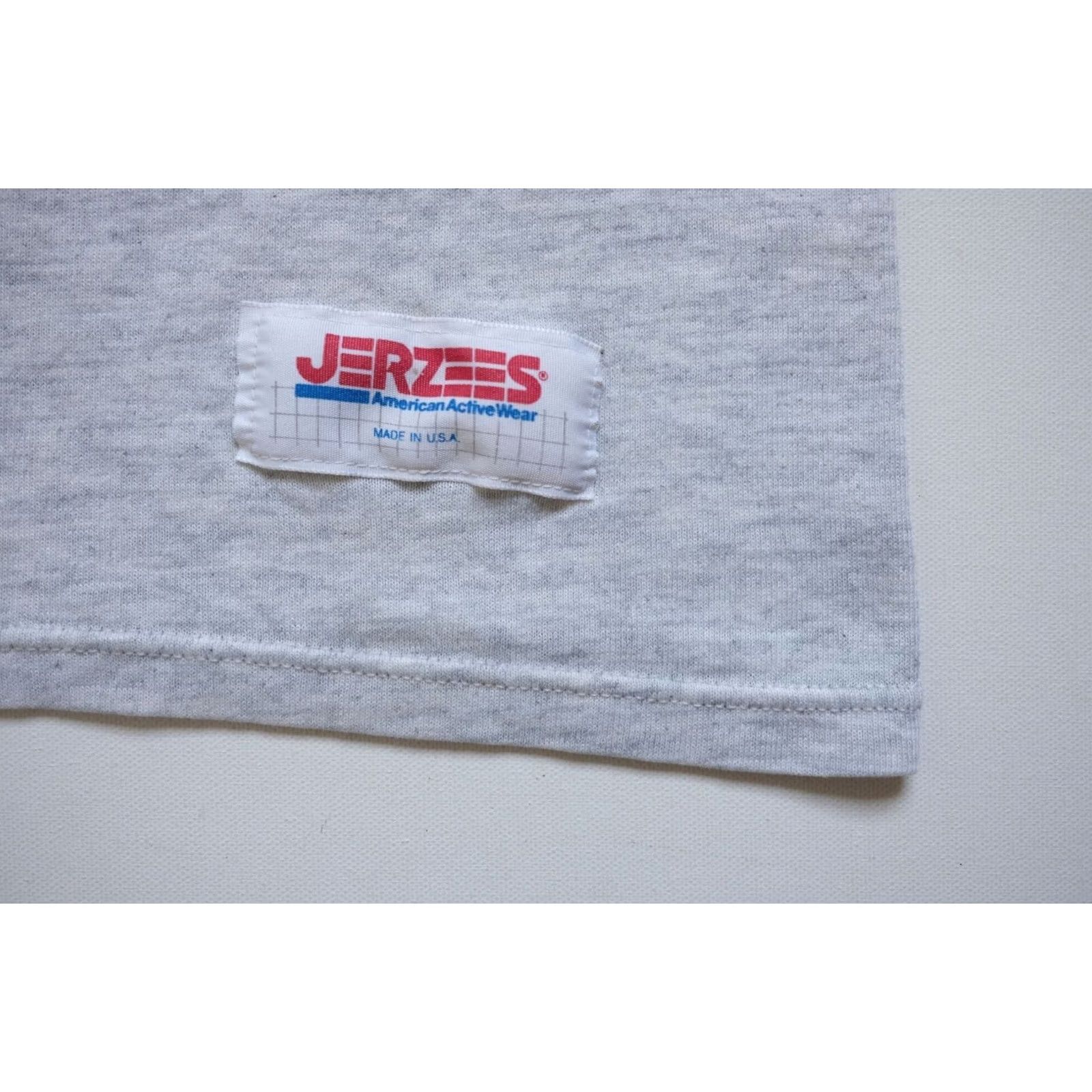 Fruit Of The Loom VINTAGE Fruit of the Loom JERZEES USA Made DISTRESSED Tank Top T Shirt SZ L Men Shirt Sleeveless Gray Cotton 1990s Sports USA Mens Size US L / EU 52-54 / 3 - 5 Thumbnail