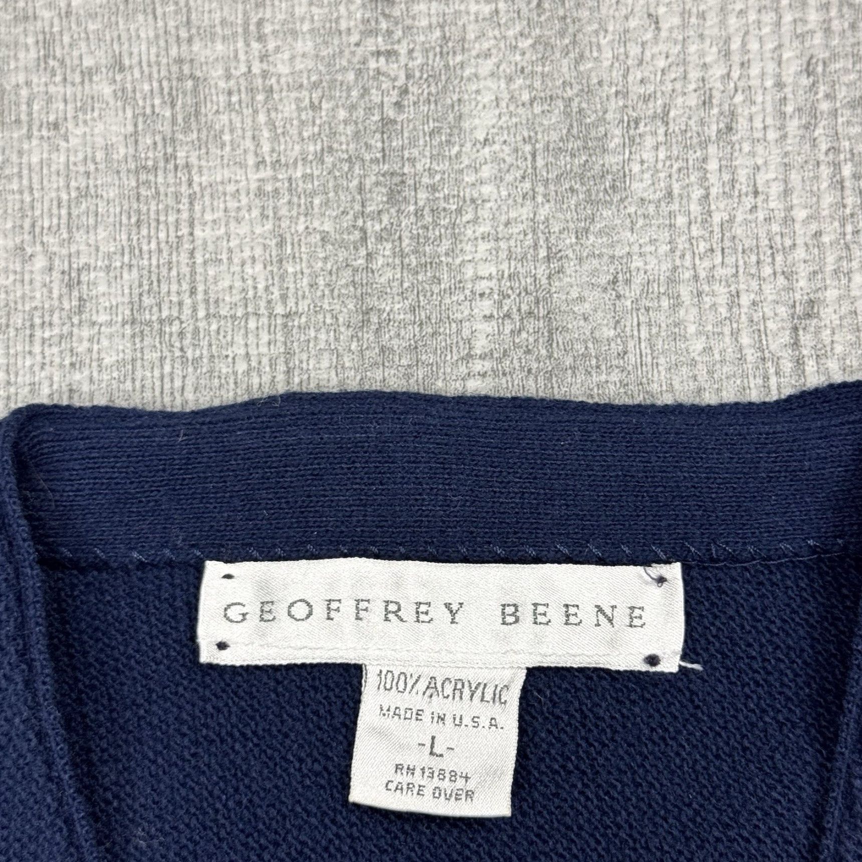 Geoffrey Beene VINTAGE Geoffrey Beene Men's Cardigan Sweater L Navy Blue 90s V-Neck Acrylic Button Front Solid Preppy Grunge USA Size US L / EU 52-54 / 3 - 3 Thumbnail