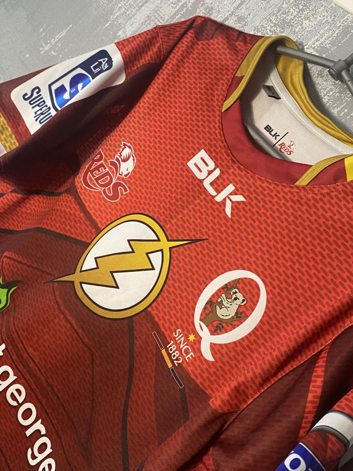Canterbury of New Zealand Queensland Reds Rugby Union Jersey Flash Superhero BLK Shirt Size US XL / EU 56 / 4 - 2 Thumbnail