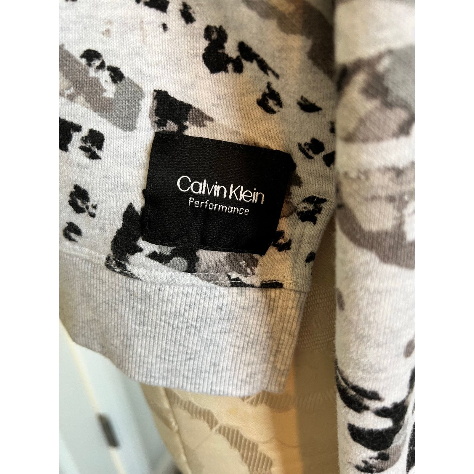 Calvin Klein Calvin Klein Performance Animal Print Sweatshirt Large Size L / US 10 / IT 46 - 5 Thumbnail