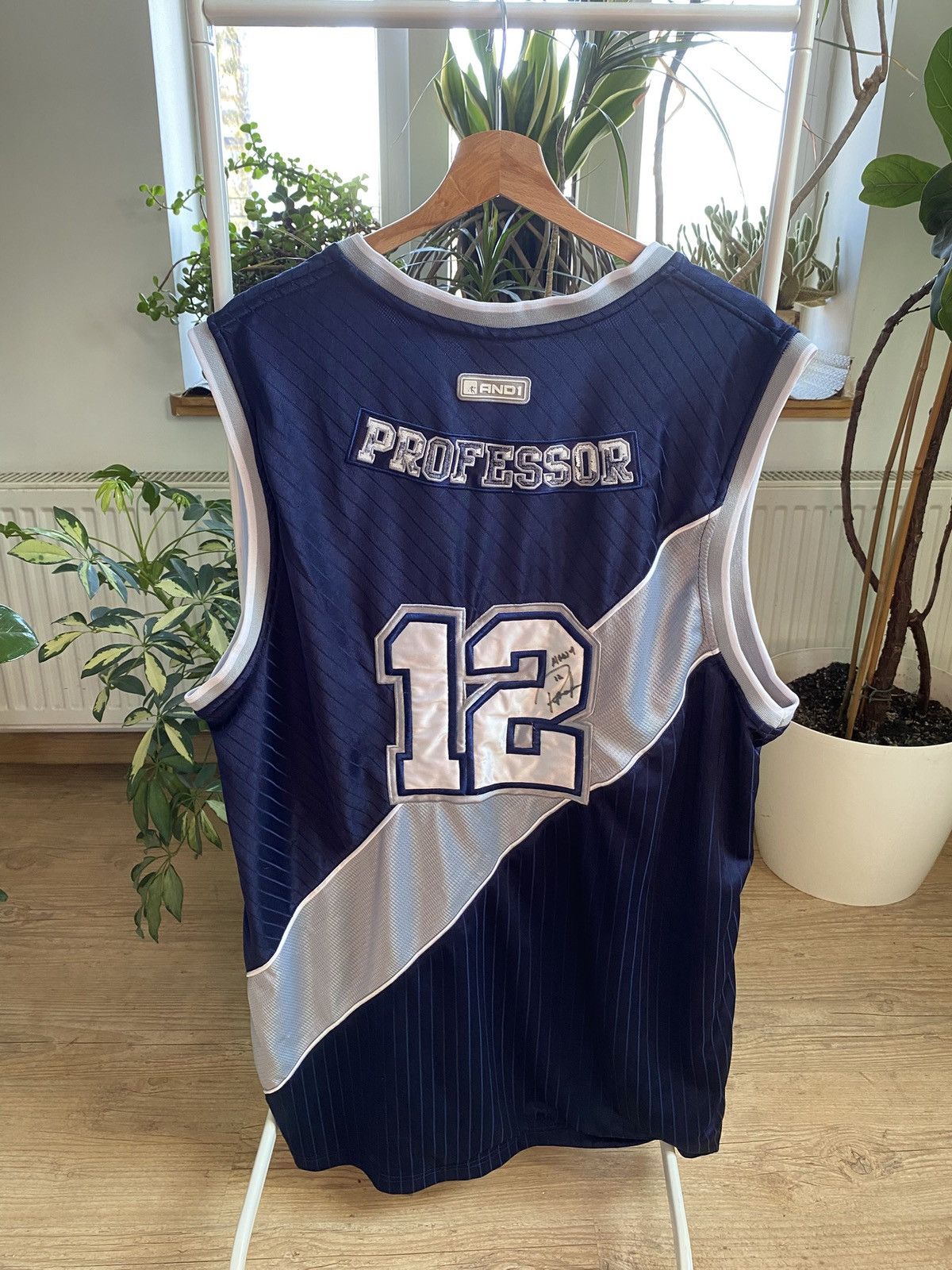 AND1 Professor12 ユニフォーム Mixtape Tour2005 Vintage VINTAGE AND1 MIXTAPE TOUR 2005 THE PROFESSOR SIGNED JERSEY