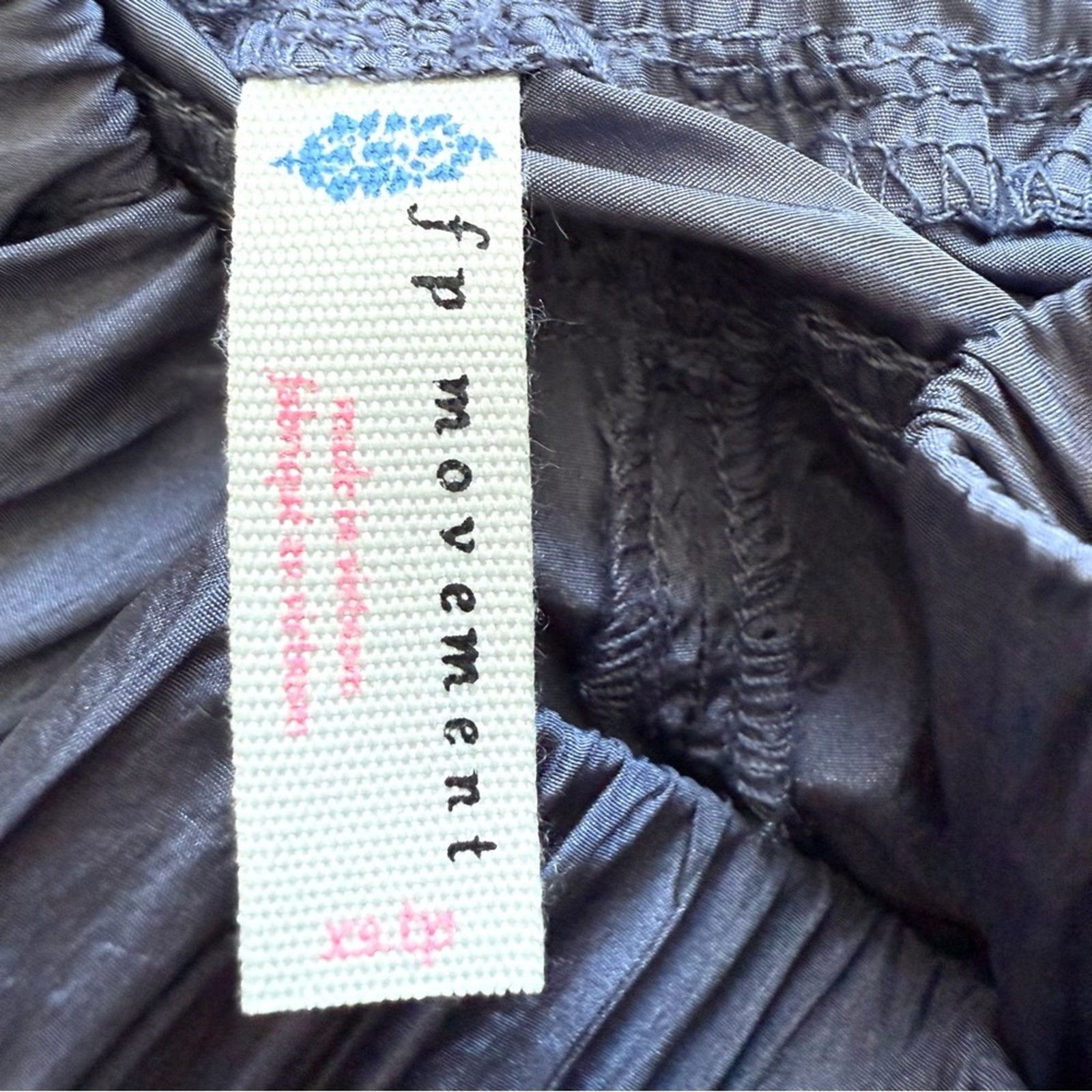 Free People NWT!!! Free People women pants size XS Retail 60$ Size 27" / US 4 / IT 40 - 5 Thumbnail
