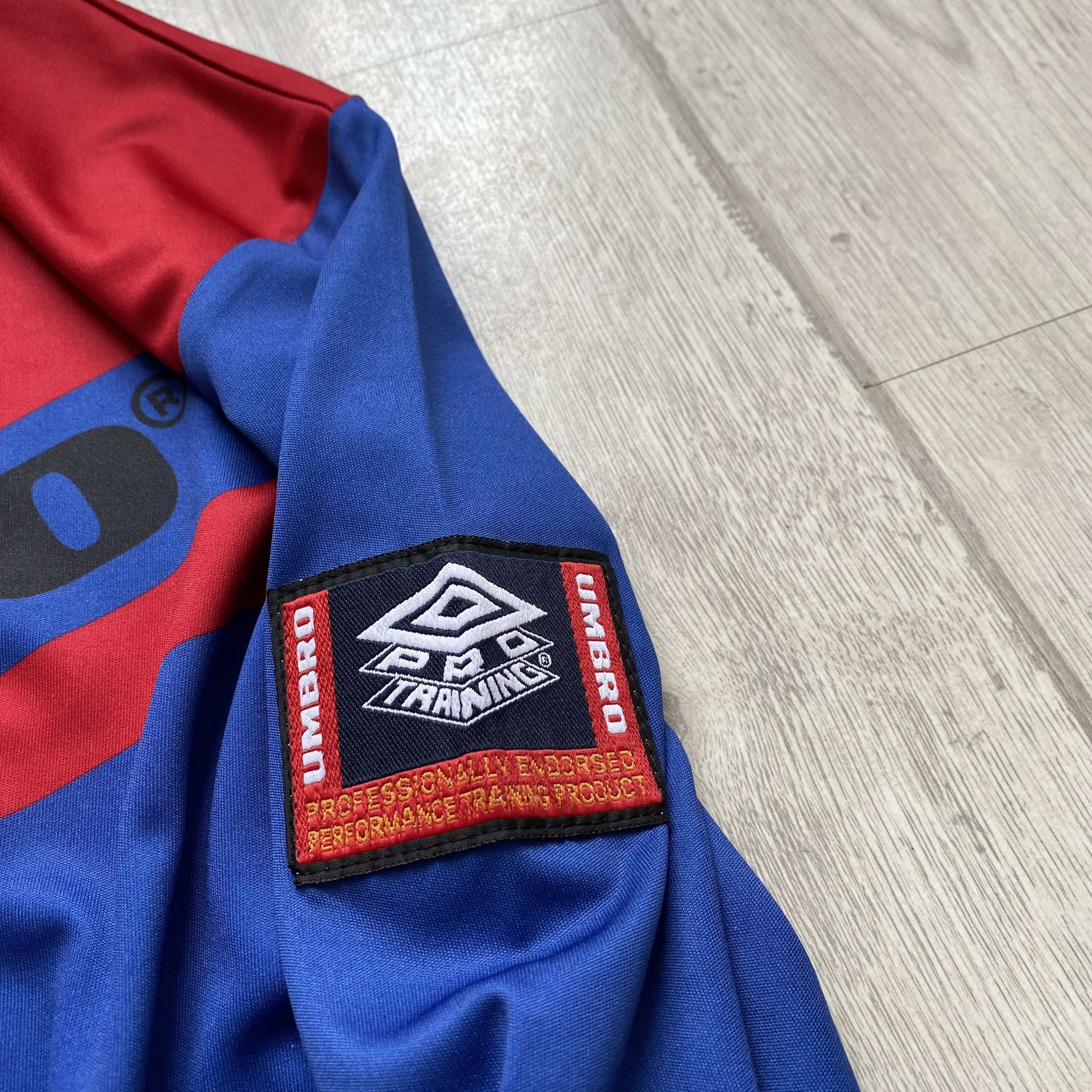 Umbro ⚽️Umbro Pro Training jersey Long sleeve Vintage soccer Size US L / EU 52-54 / 3 - 2 Thumbnail