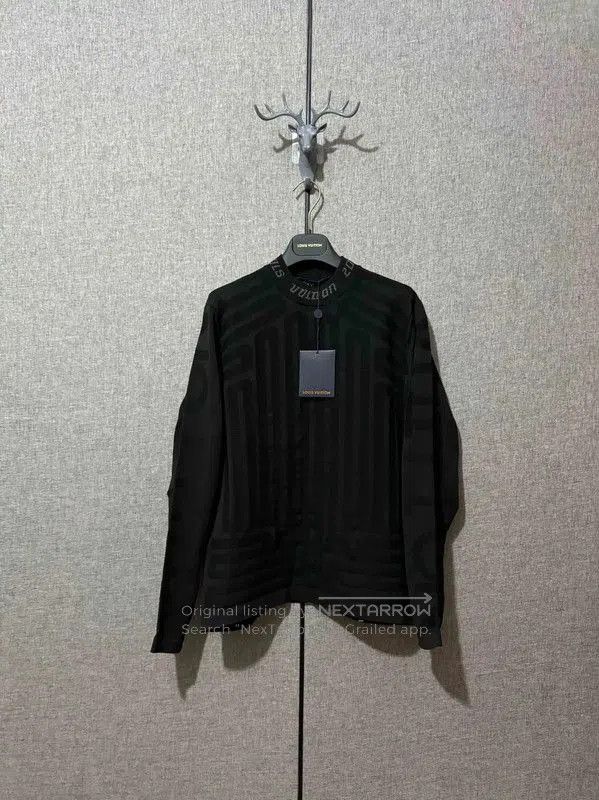 Louis Vuitton Louis Vuitton Black Wool Logo Knit Sweater . Size US S / EU 44-46 / 1 - 1 Thumbnail