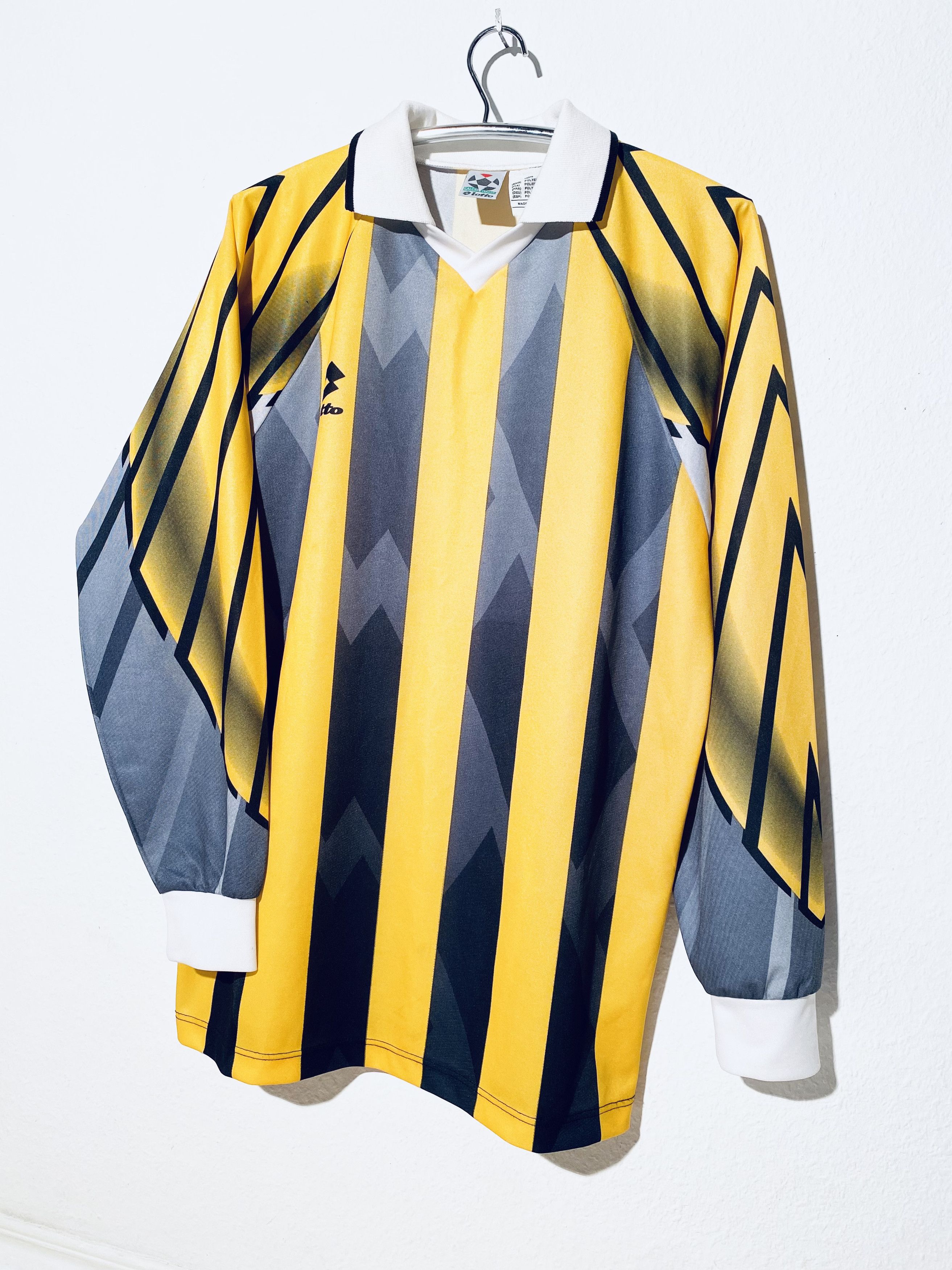 Lotto Sport Lotto Vintage 90s Template Football Shirt 1990 LS Size US L / EU 52-54 / 3 - 3 Thumbnail