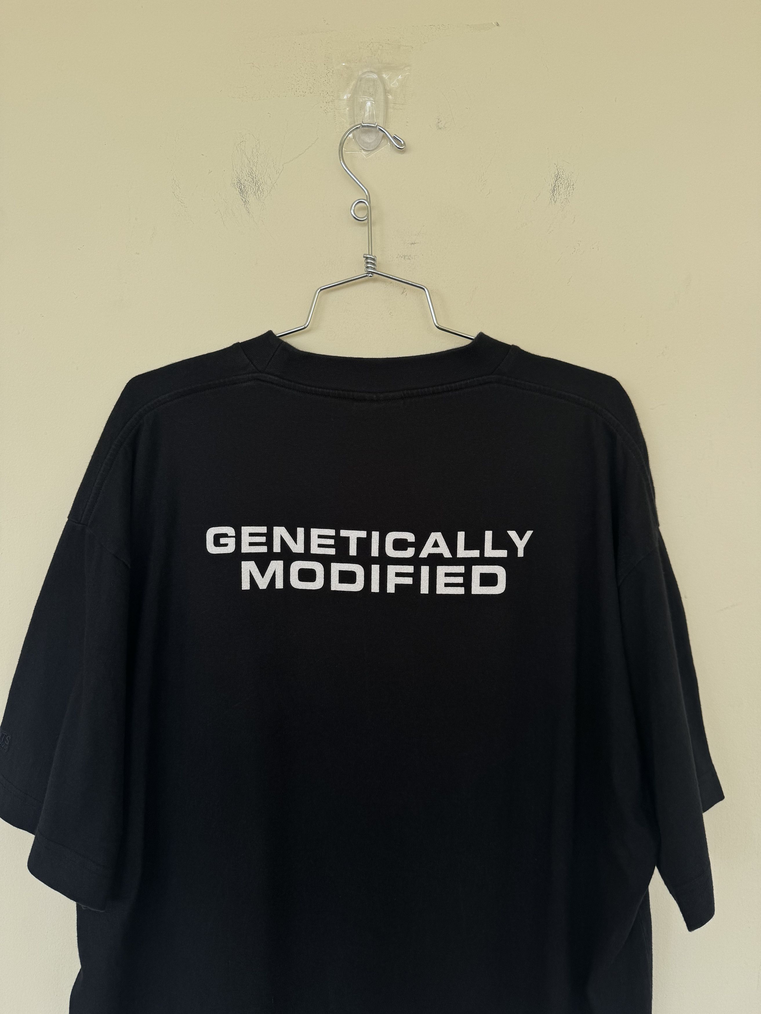 Vetements Genetically Modified Tee Size US S / EU 44-46 / 1 - 8 Thumbnail