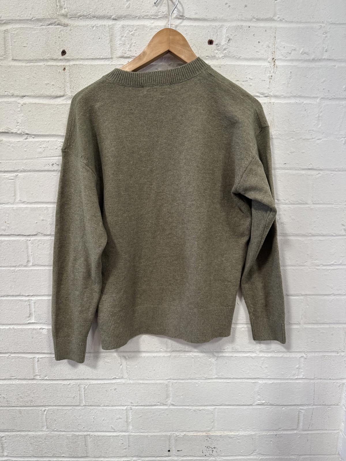 M.E. Sport M&S Olive Green V-Neck Sweater Size S / US 4 / IT 40 - 3 Thumbnail