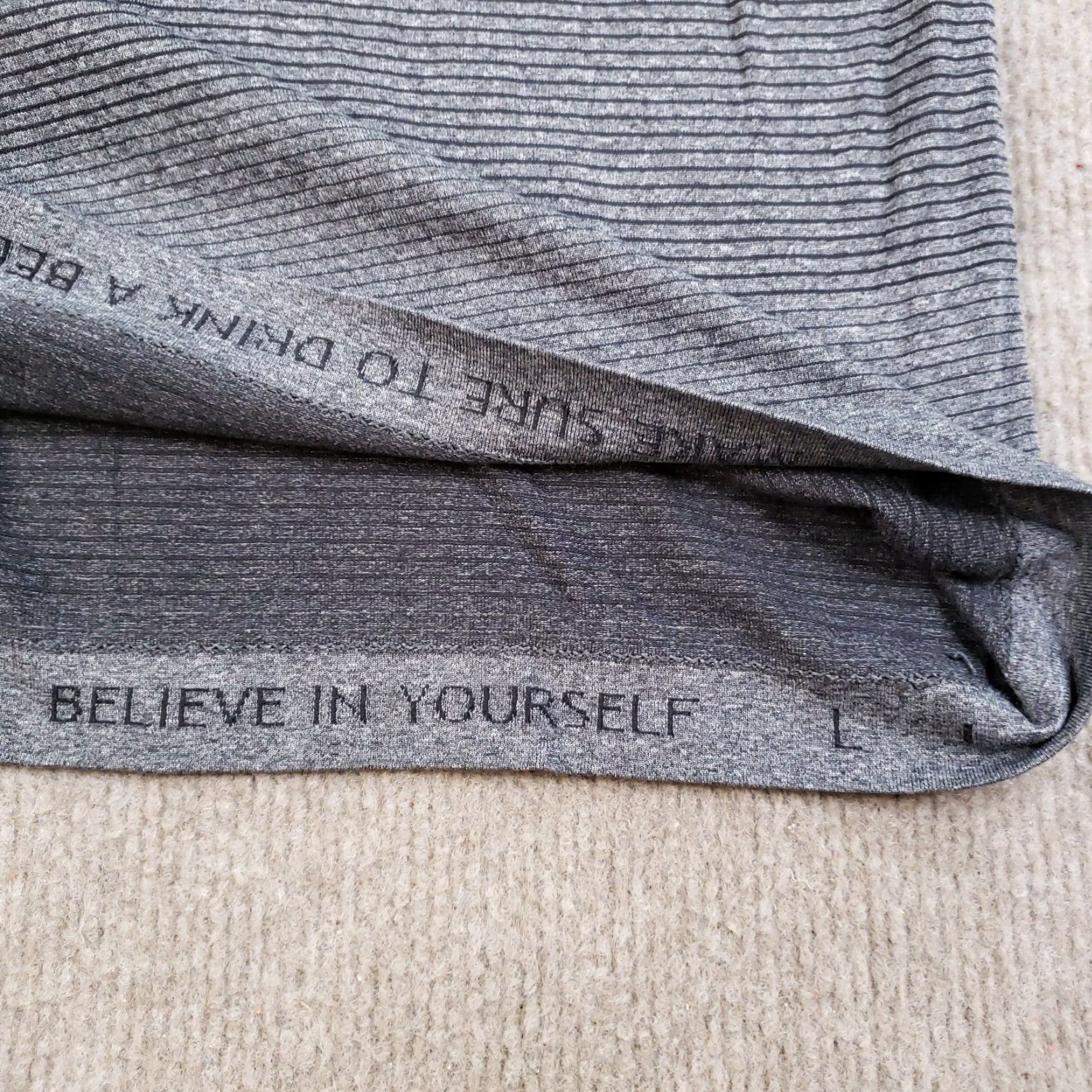 Lululemon Lululemon T-shirt Mens Large Gray Striped Crew Neck Wicking Gym Size US L / EU 52-54 / 3 - 5 Thumbnail