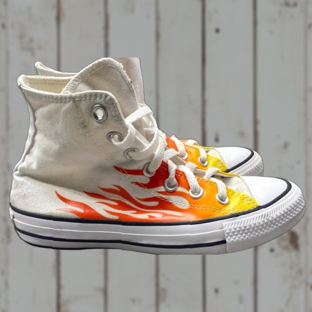Converse VINTAGE Converse Chuck Taylor All Star Hi Flames White Red Womens Size 6 Sneakers 1356 Size US 6 / IT 36 - 1 Thumbnail