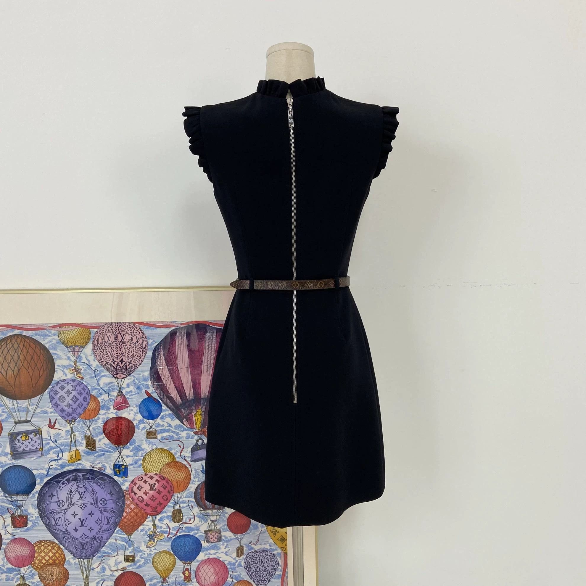 Louis Vuitton Louis Vuitton women's black sleeveless dress 34 Size XS / US 0-2 / IT 36-38 - 2 Thumbnail