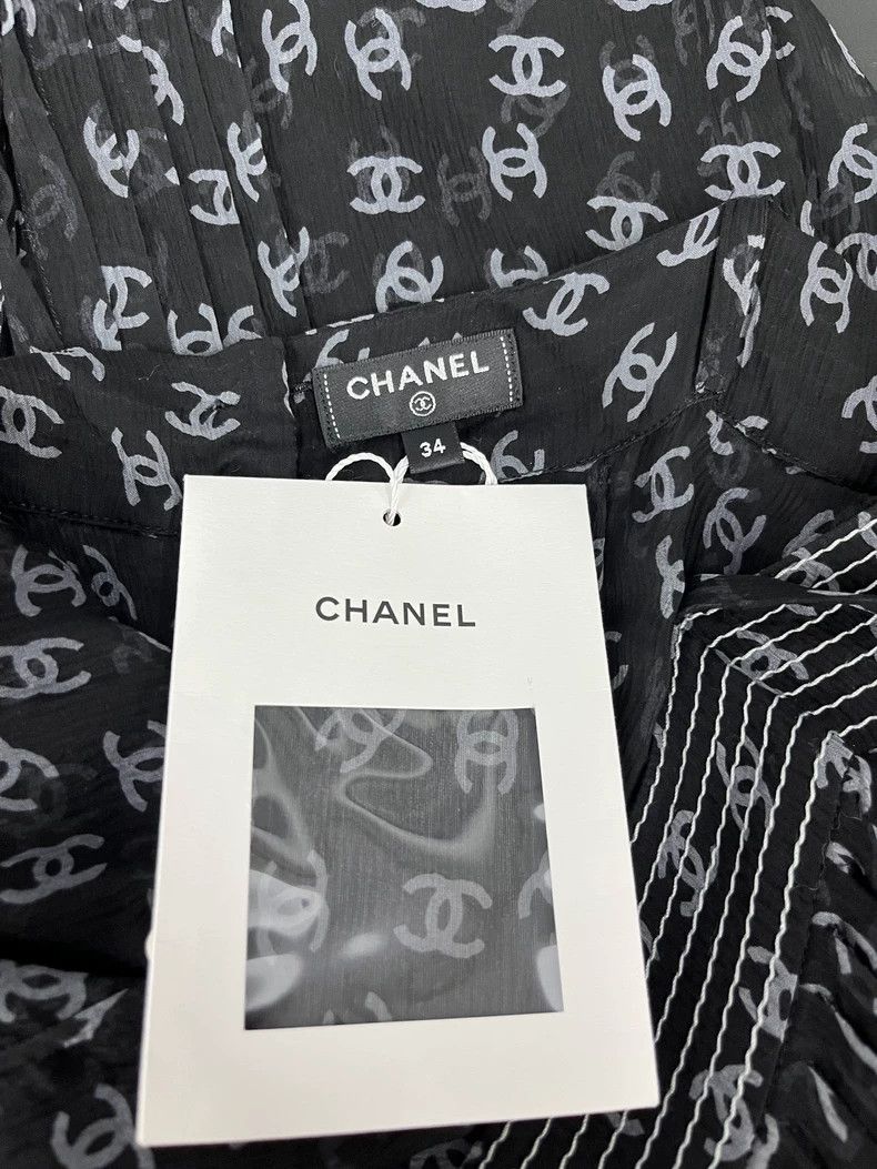 Chanel Chanel Full logo black and white silk printed pleated stra Size XXS / US 00 / IT 34 - 4 Thumbnail