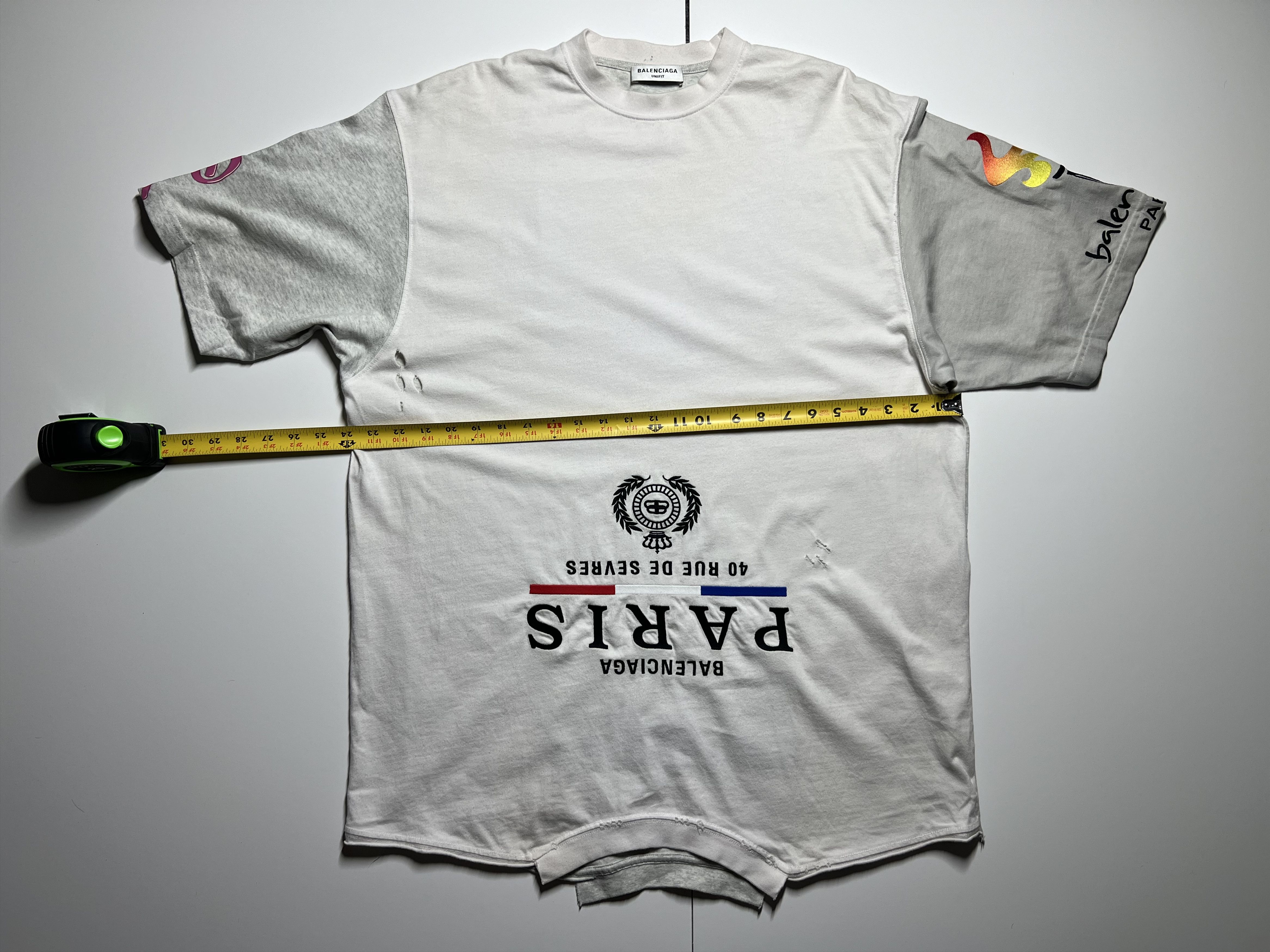 Balenciaga Balenciaga Paris Upside Down T-Shirt Size US L / EU 52-54 / 3 - 13 Thumbnail