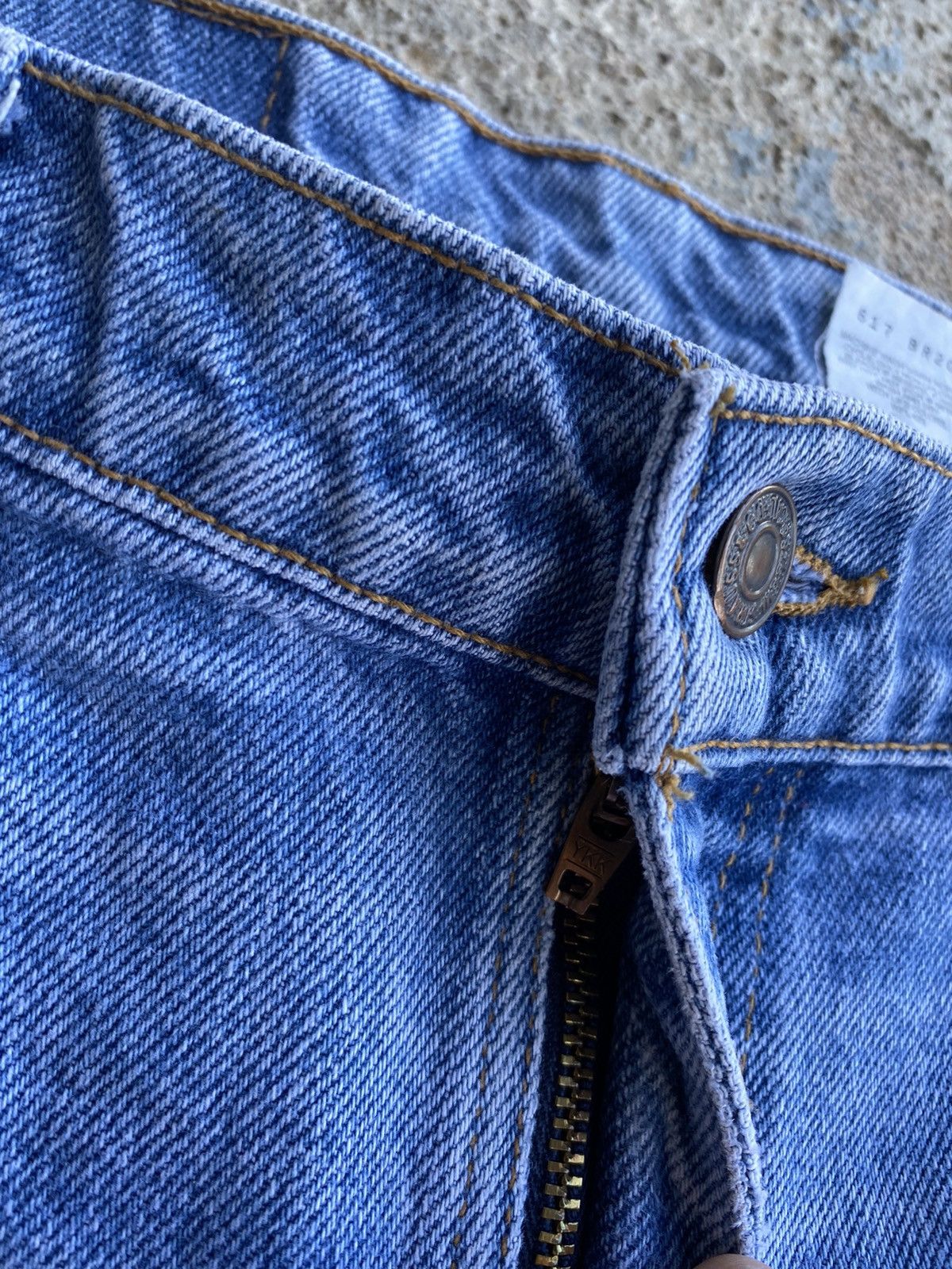 Jean × Levi's × Vintage Vintage 90’s Levi's Jeans 505 Light Wash Distressed Denim Size US 36 / EU 52 - 4 Thumbnail