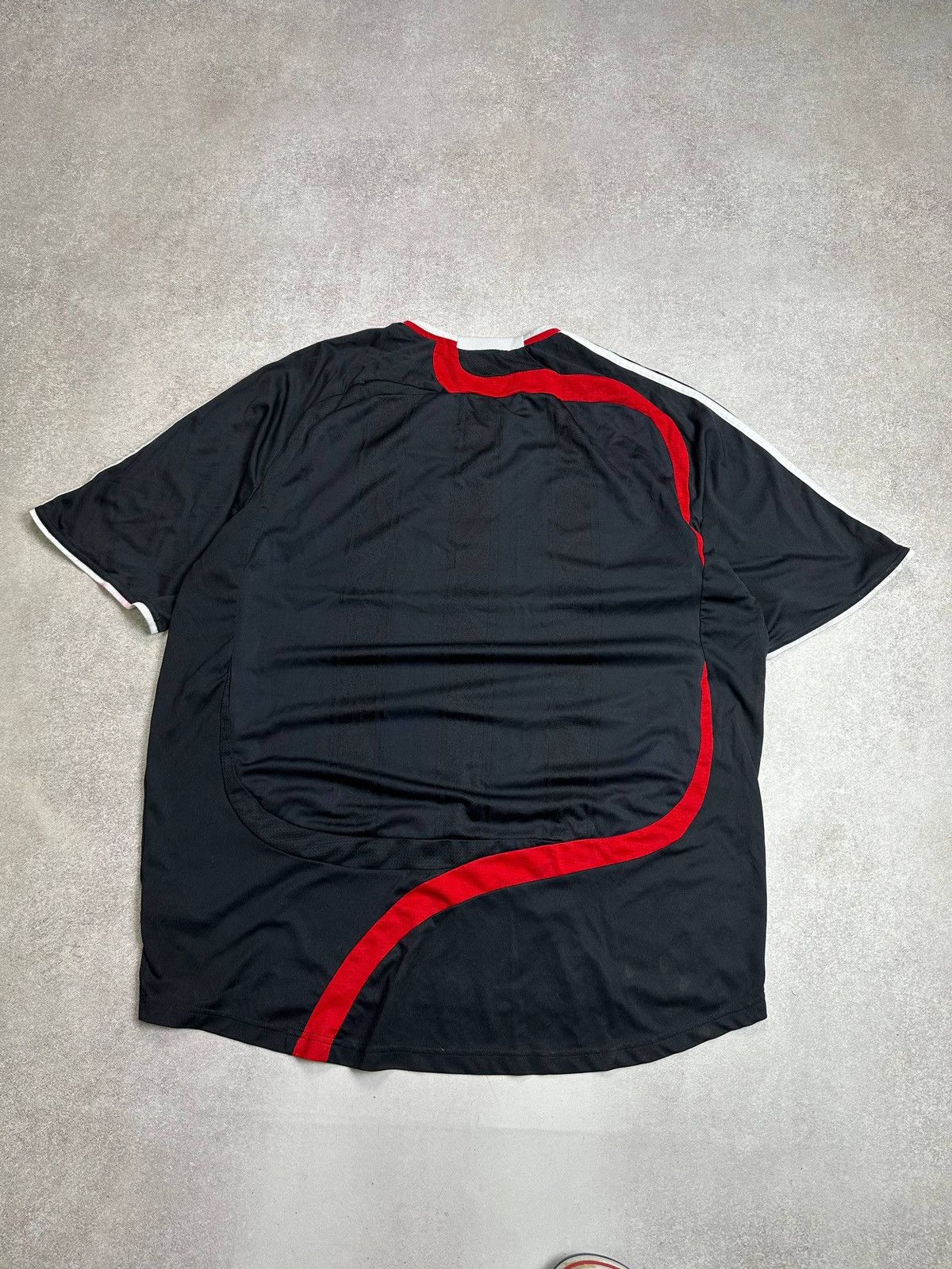 Adidas Vintage 07 Adidas Liverpool Jersey T-shirt L Size US L / EU 52-54 / 3 - 12 Thumbnail