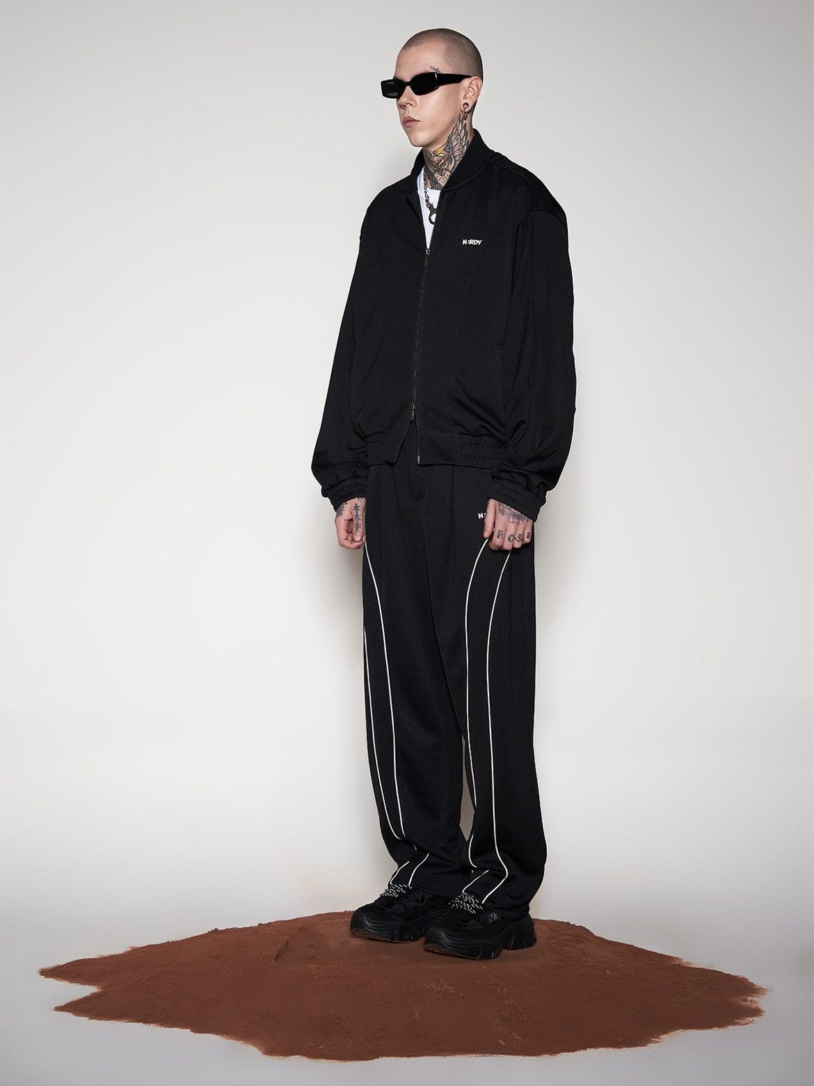 NERDY Piped Wide Track Pants in Black Size US 29 - 2 Thumbnail
