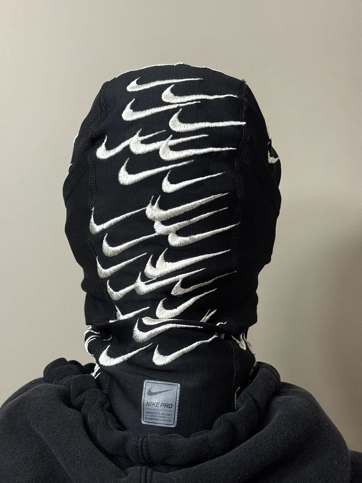 Nike Nike Hyperwarm Hood Size US L / EU 52-54 / 3 - 3 Thumbnail