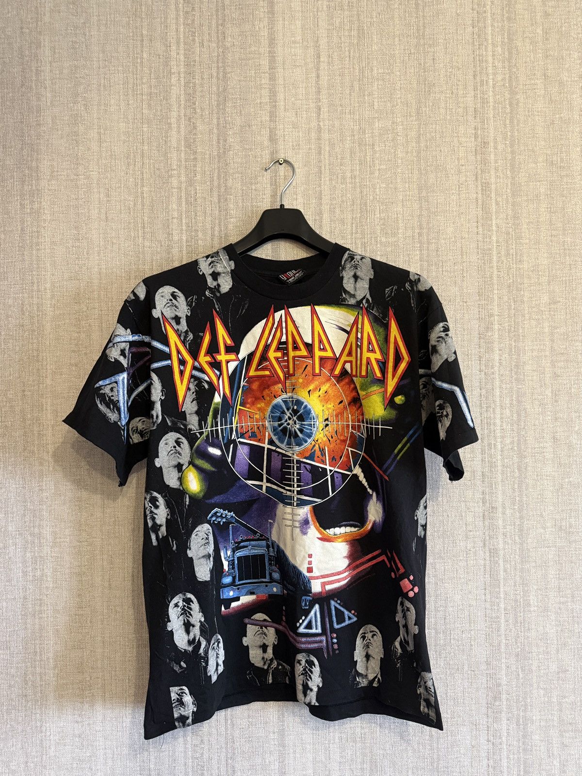 Band Tees Vintage all over print 1992 Def Leppard shirt rare XL Size US XL / EU 56 / 4 - 2 Thumbnail