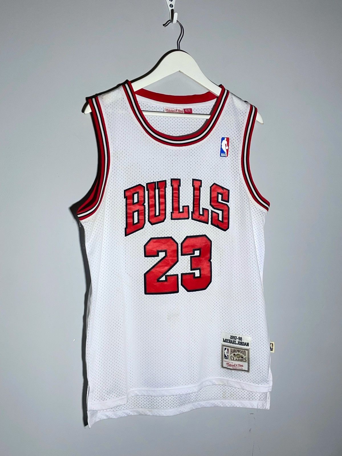 NBA #23 Jordan Chicago Bulls Mitchell Ness NBA Jersey Size US M / EU 48-50 / 2 - 4 Thumbnail