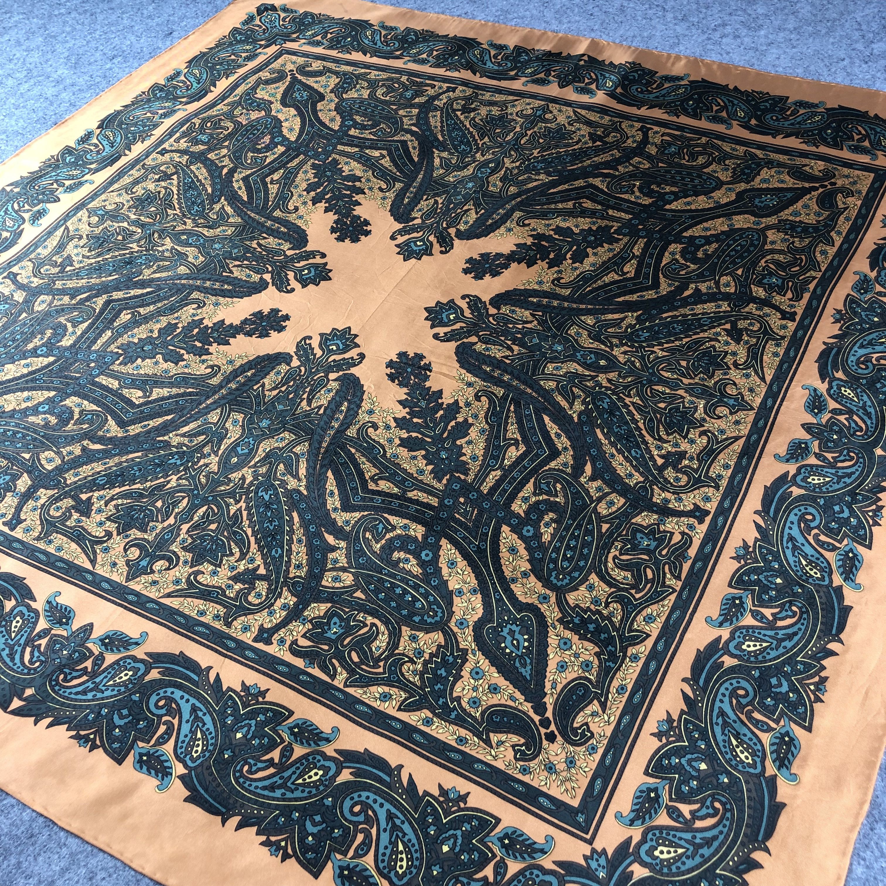Vintage Paisley Hand Rolled Silk Scarf M912 Size ONE SIZE - 2 Thumbnail