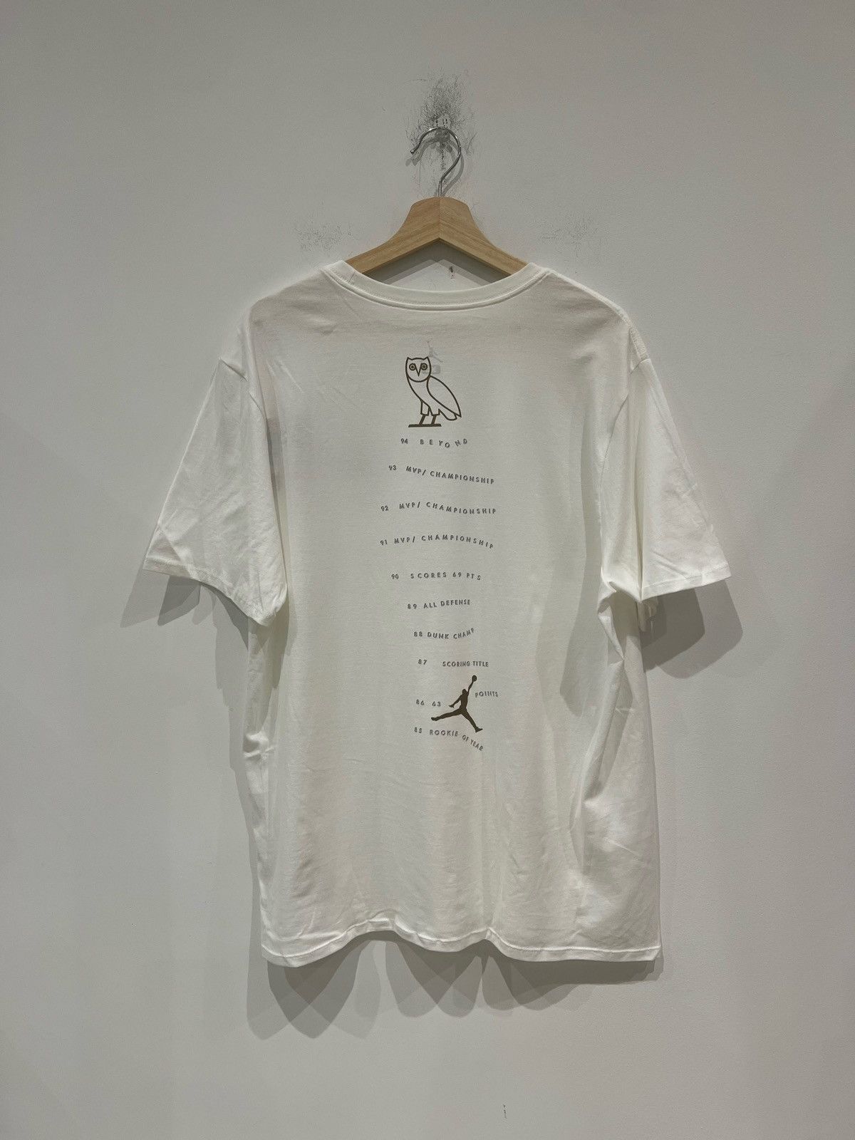 Jordan Brand × October's Very Own Nike Air Jordan X 10 Retro OVO Tee White Gold Grey Size US XL / EU 56 / 4 - 3 Thumbnail