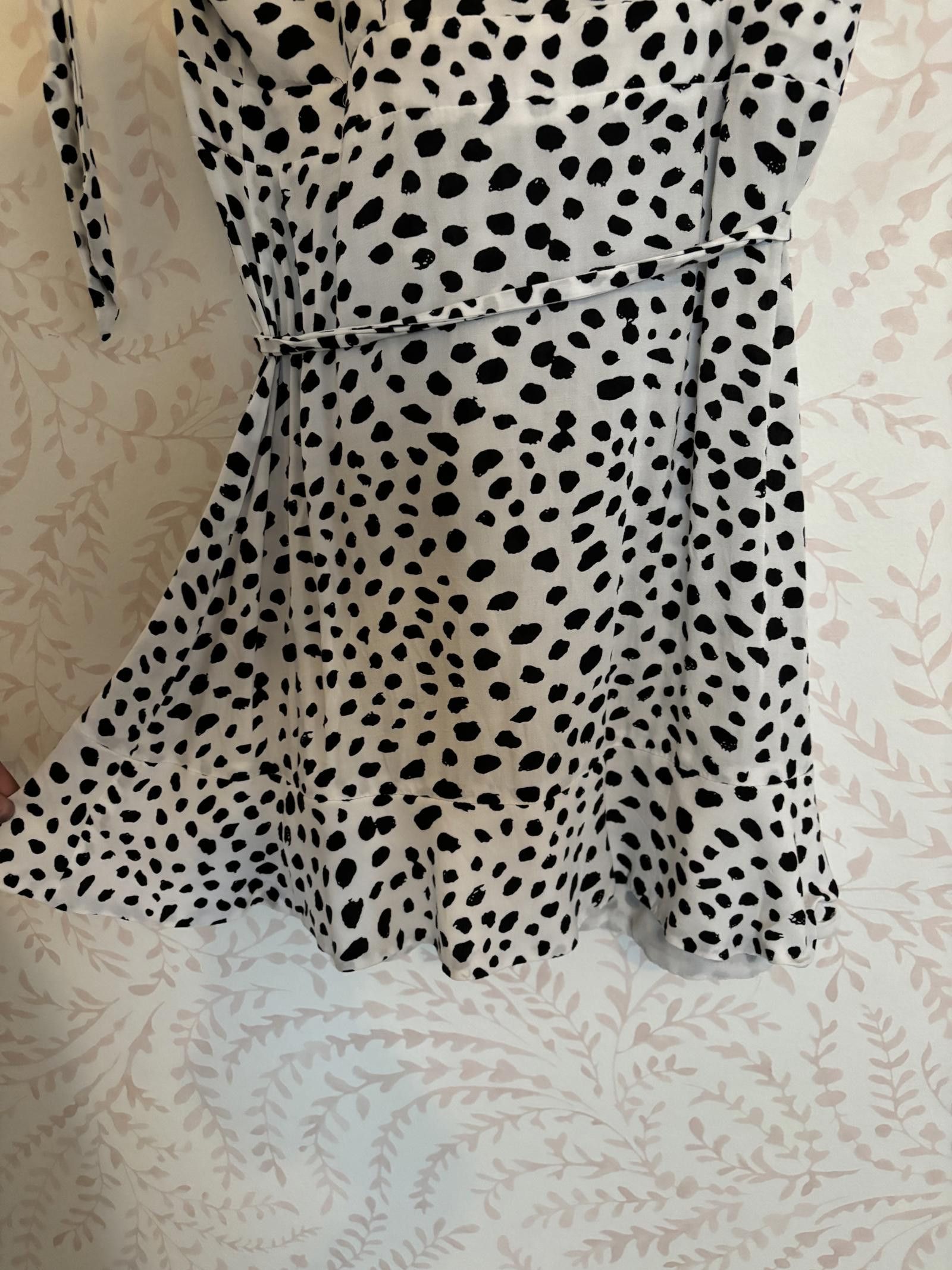 Designer NWOT Haute Rogue Dalmation Polka Dot Wrap Dress Size M / US 6-8 / IT 42-44 - 6 Thumbnail