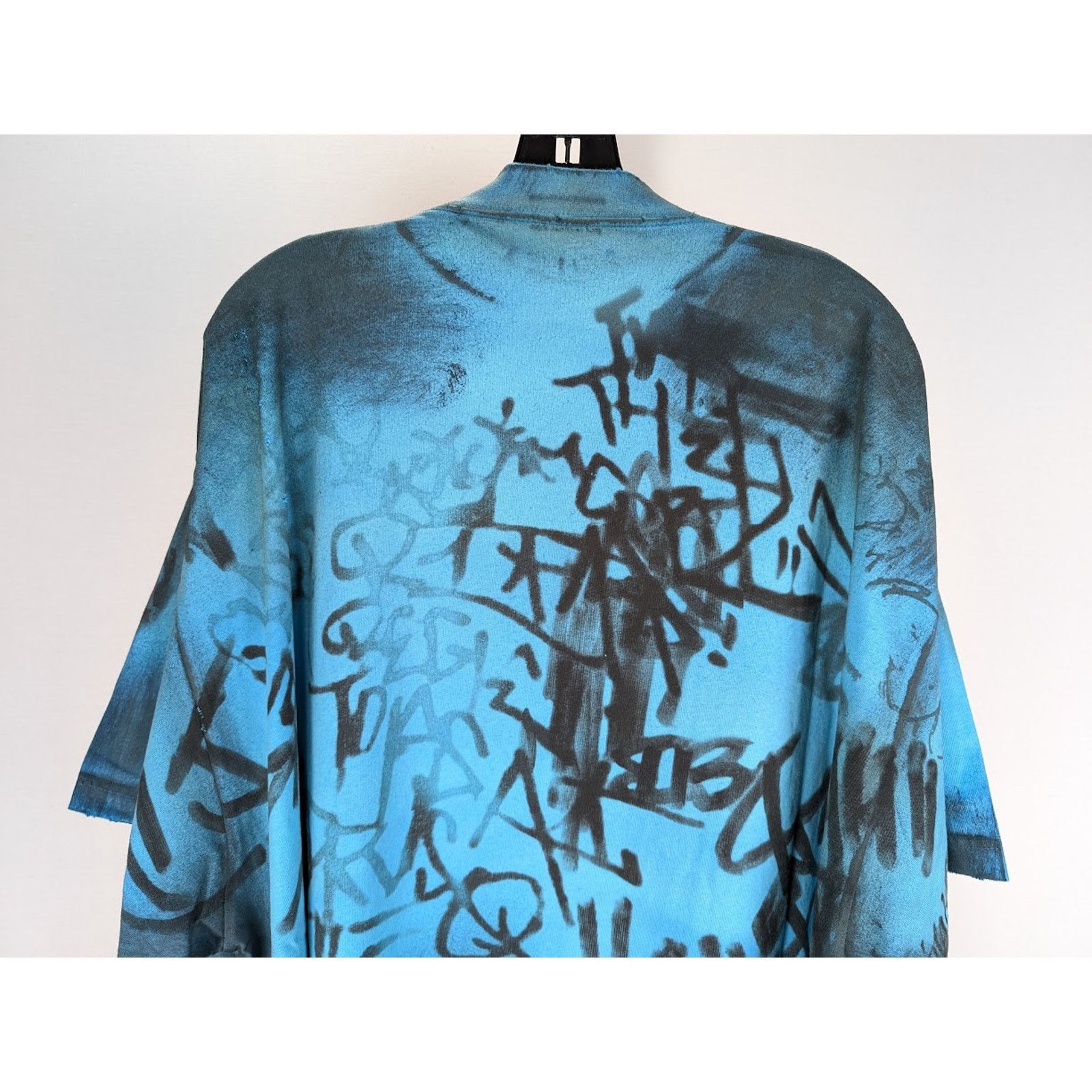 Balenciaga o1rshd1 Oversized T-Shirt Skater Graffiti in Azure Size US S / EU 44-46 / 1 - 10 Thumbnail