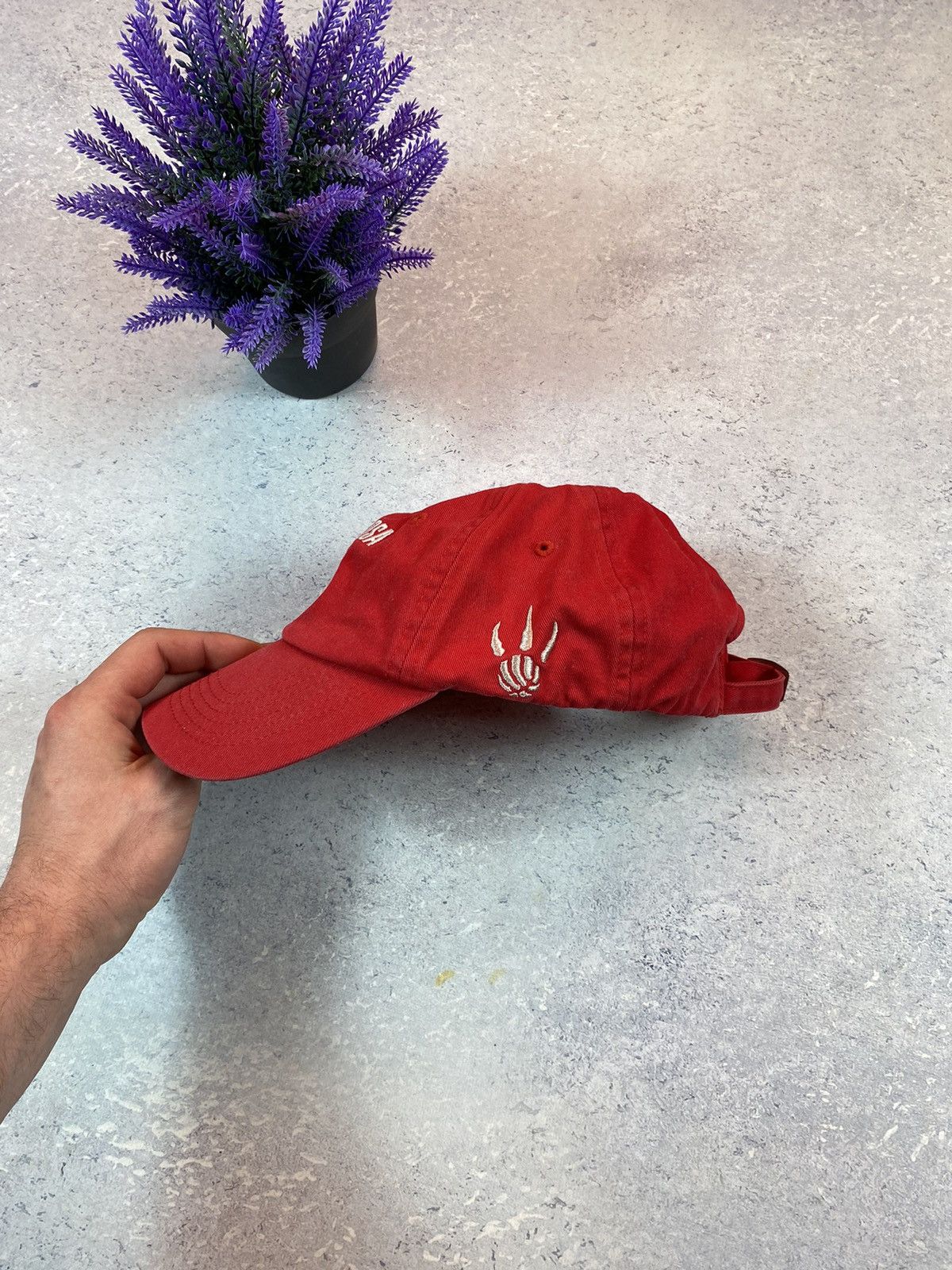 Champion × NBA × Vintage Vintage Champions Garba Josa Men’s Red NBA Cap Size ONE SIZE - 3 Thumbnail