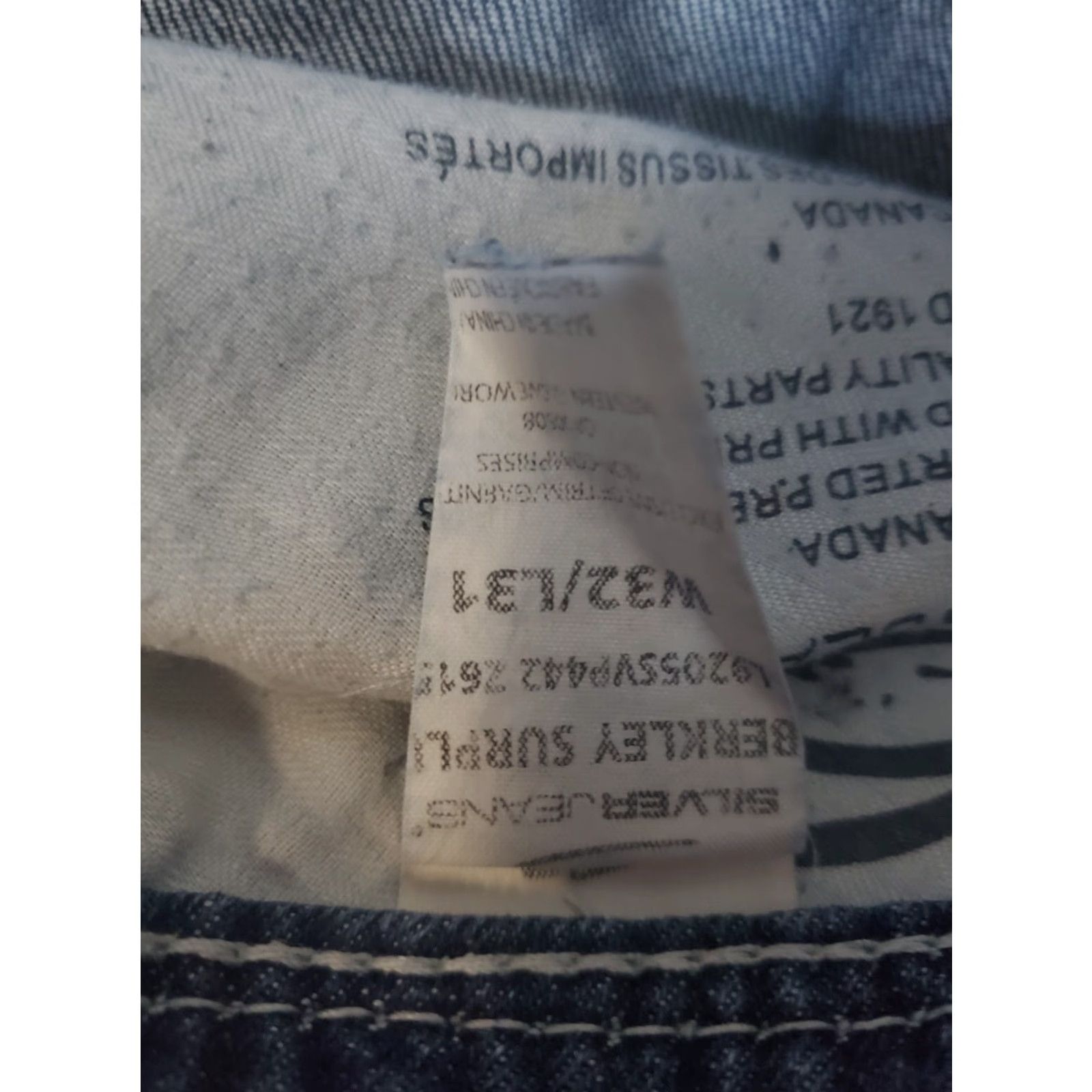 Silver Jeans Co. VINTAGE not applicable here; Silver Jeans Berkley Surplus Bootcut Distressed 5-Pocket Womens 32x31 Blue Jeans Size 24" / US 00 / IT 34 - 3 Thumbnail