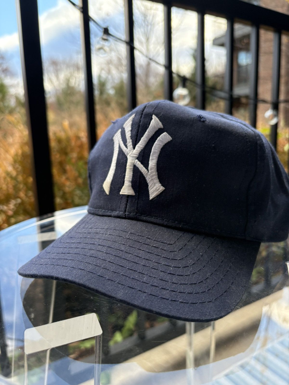 Vintage 90s Yankees Snapback Size ONE SIZE - 2 Thumbnail