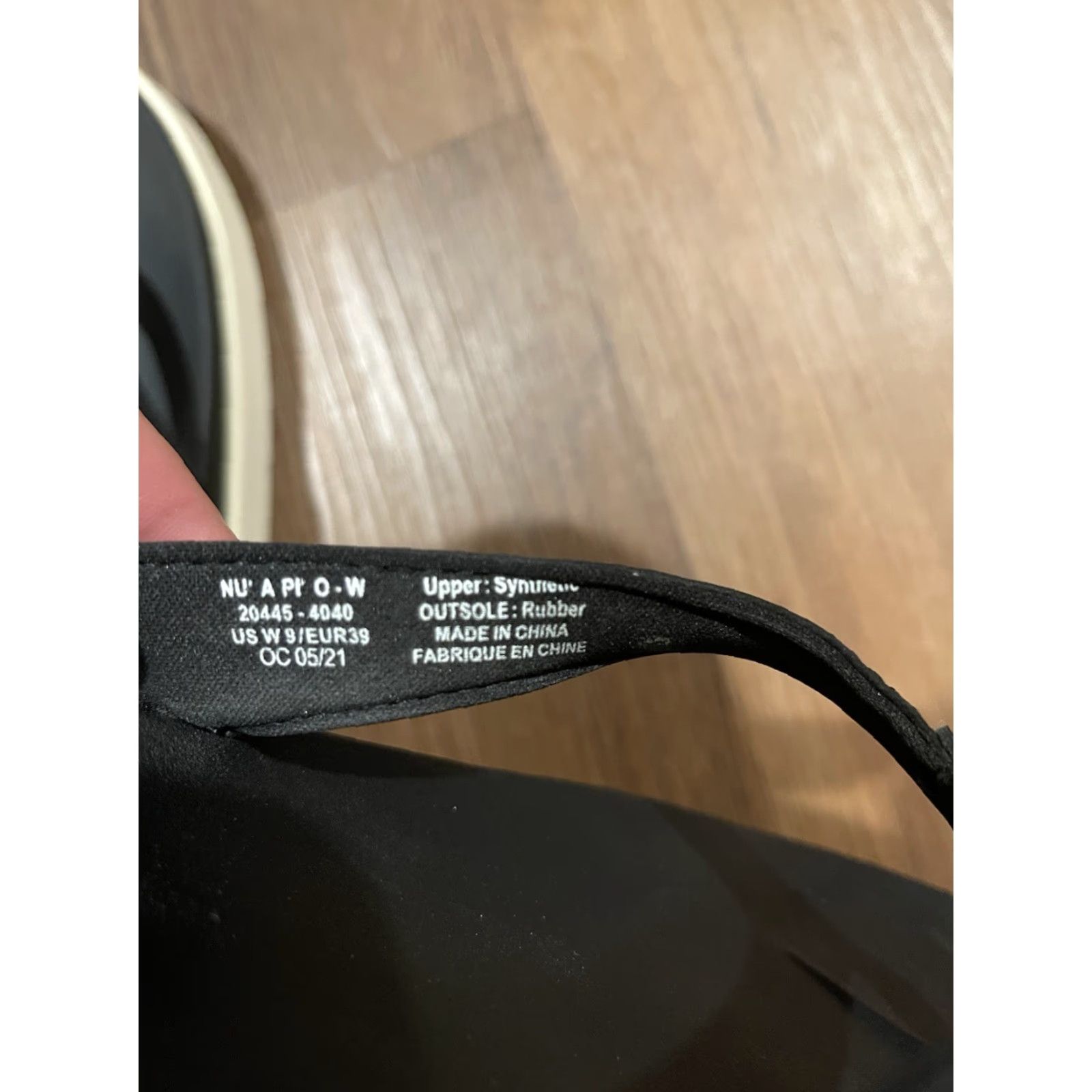 Olukai OluKai Nu’a Pi’o Womens Sandal Flip Flop Black White Size 9 Size US 9 / IT 39 - 8 Thumbnail