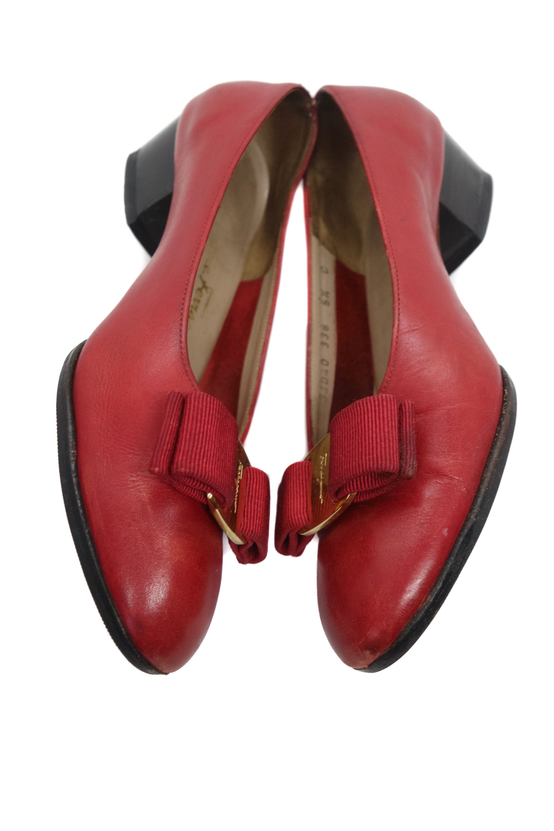 Salvatore Ferragamo 90s Vara Leather Bow Pumps Low Block Heel Vintage Size US 5.5 / IT 35.5 - 6 Thumbnail