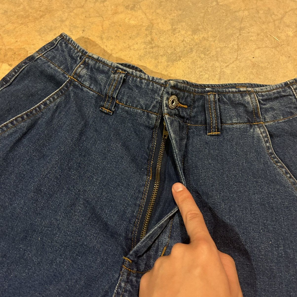 Guess × Vintage Crazy Vintage 90s Guess Jeans Baggy Cargo Pocket Jorts JNCO Size US 30 / EU 46 - 3 Thumbnail