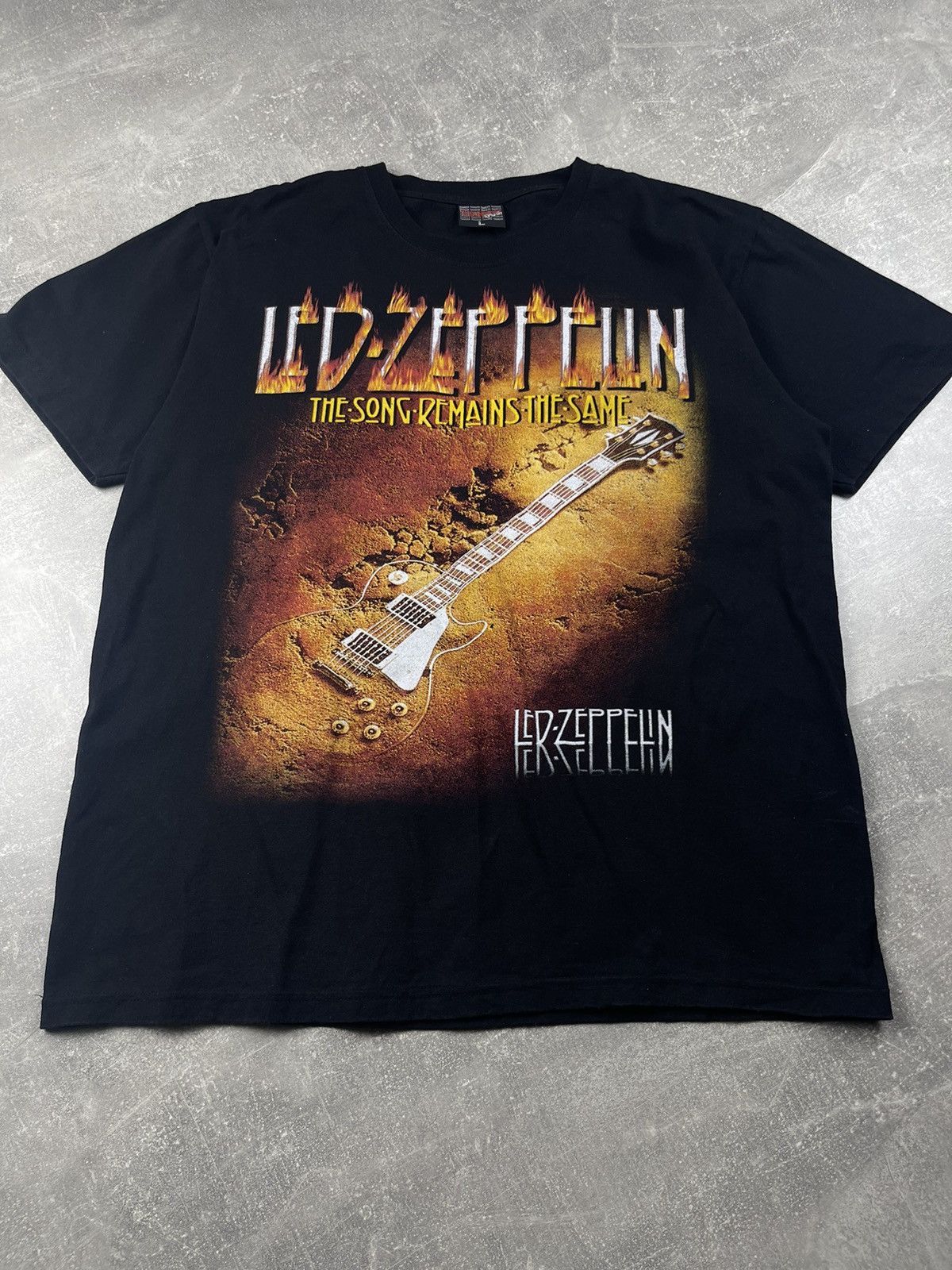 Band Tees × Led Zeppelin × Vintage Led Zeppelin Vintage 00s Flame Logo Cotton Black T-Shirt Size US L / EU 52-54 / 3 - 3 Thumbnail