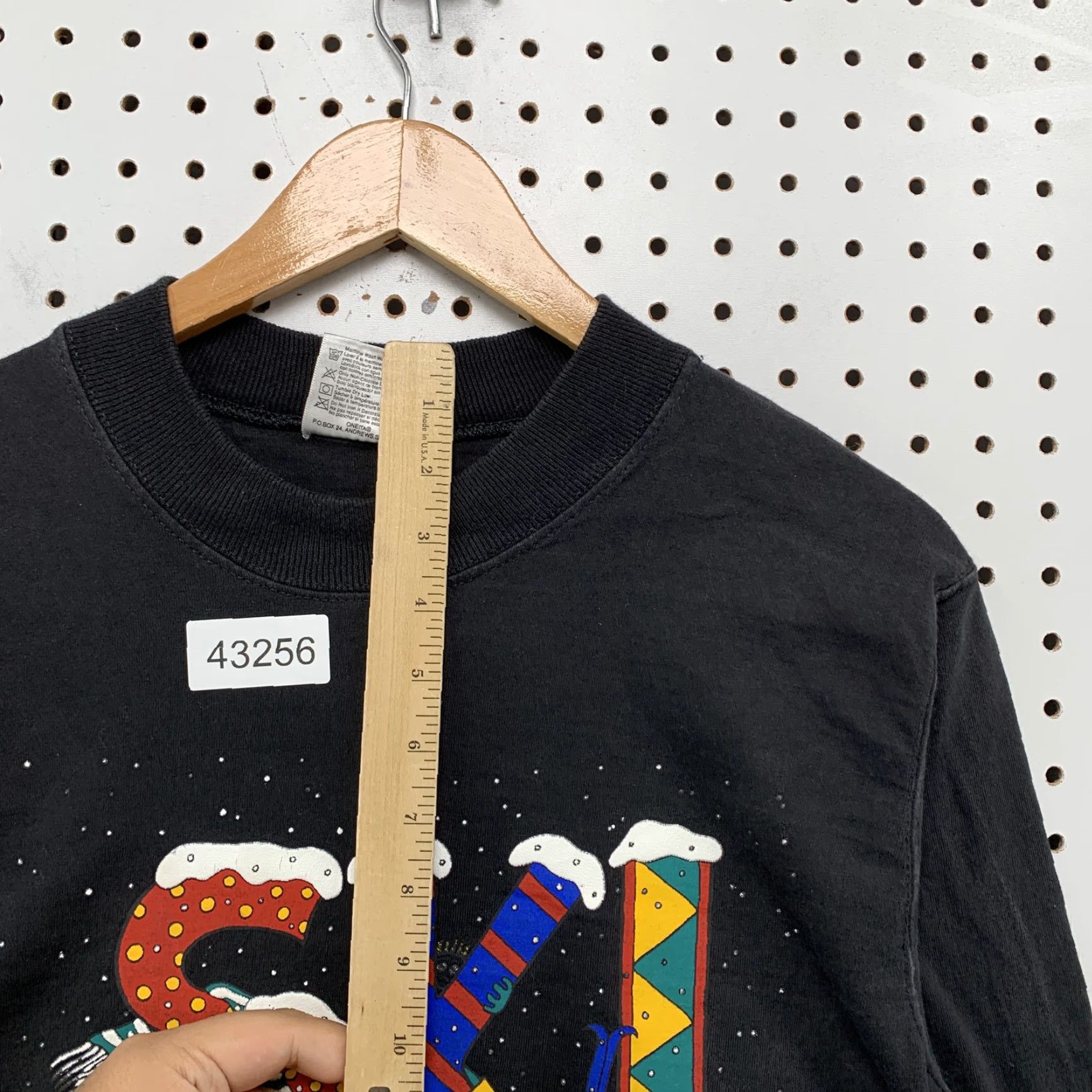 Vintage VINTAGE ONEITA T-Shirt Men M Black 90s Ski Lake Tahoe Penguin Snow Shirt Mens Medium Black 90s Theme Mens Size US M / EU 48-50 / 2 - 6 Thumbnail
