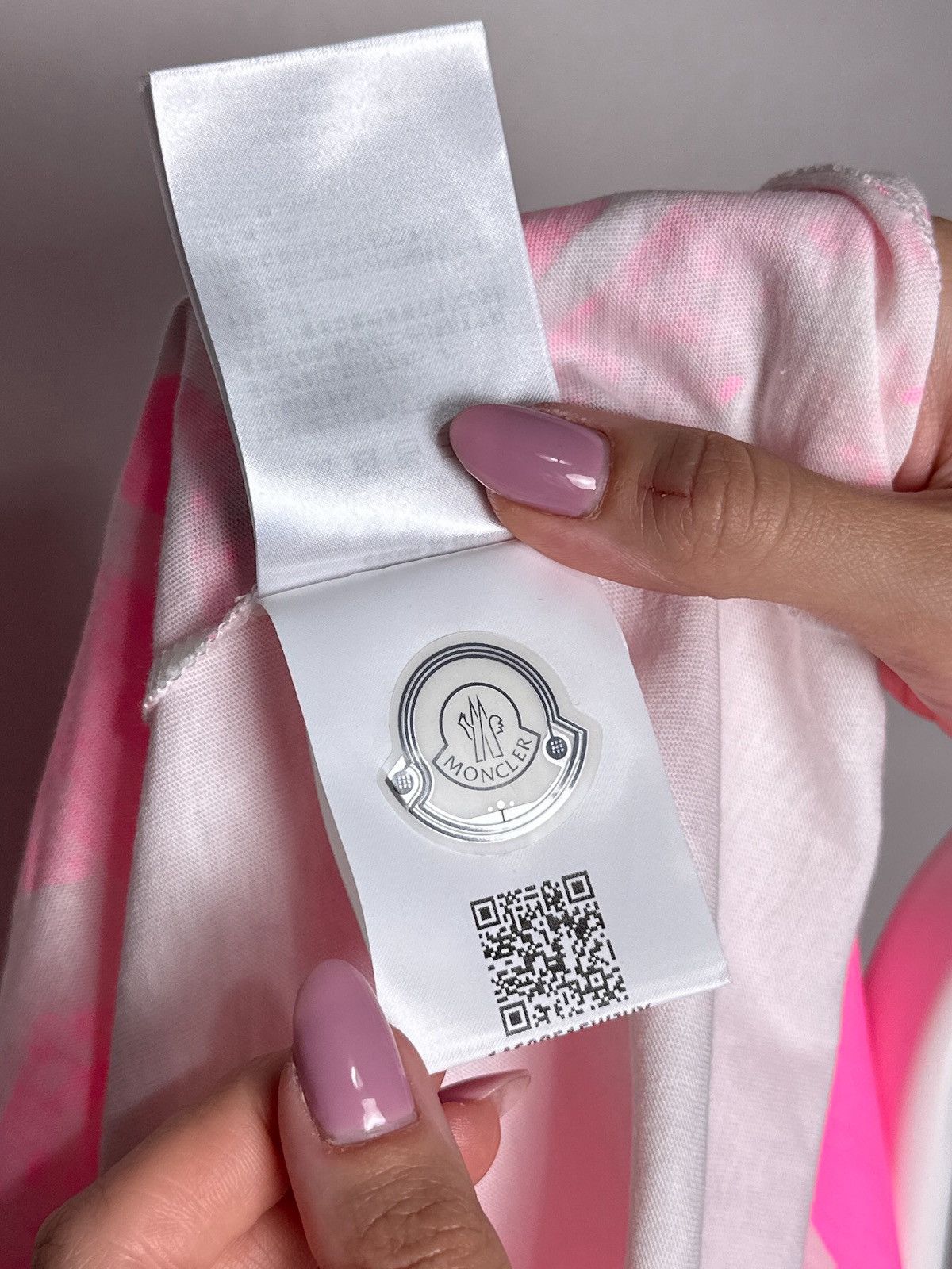 Moncler Moncler Logo Girocollo White & Pink Tshirt Size M / US 6-8 / IT 42-44 - 11 Thumbnail