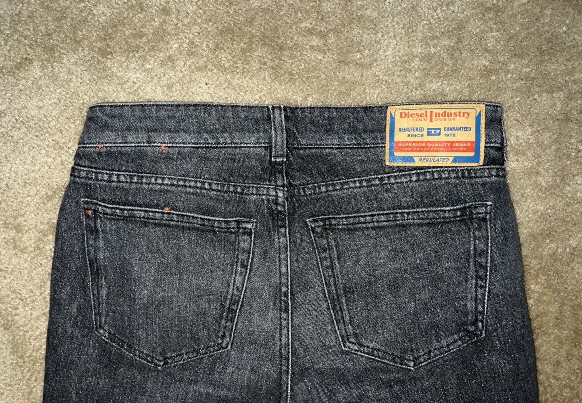Diesel Diesel D- ebbey Bootcut Metal D Buckle Jeans Size 30" / US 8 / IT 44 - 6 Thumbnail