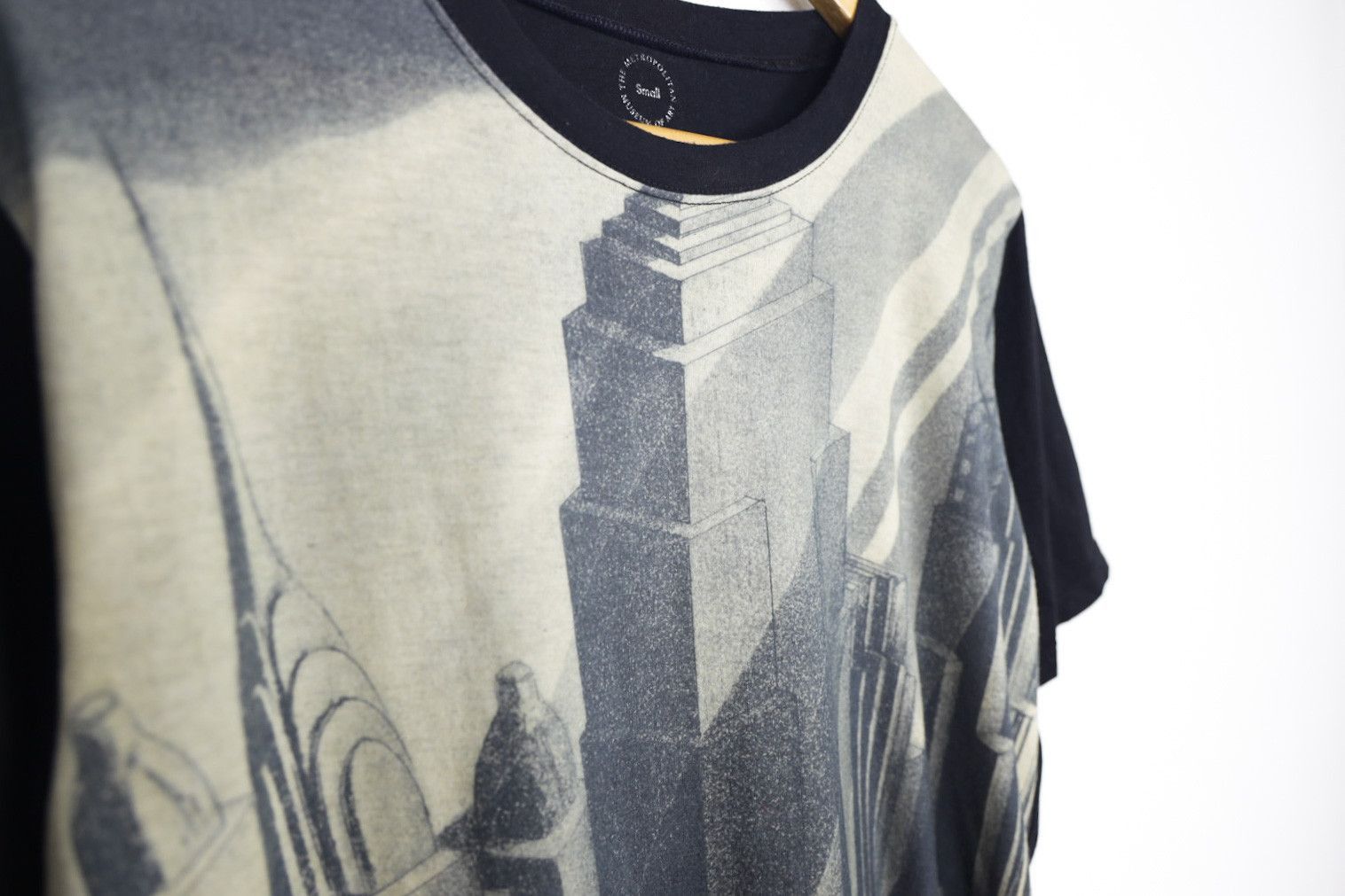MoMA The Metropolitan Museum of Art New York Graphic 3D Tee Size US S / EU 44-46 / 1 - 4 Thumbnail
