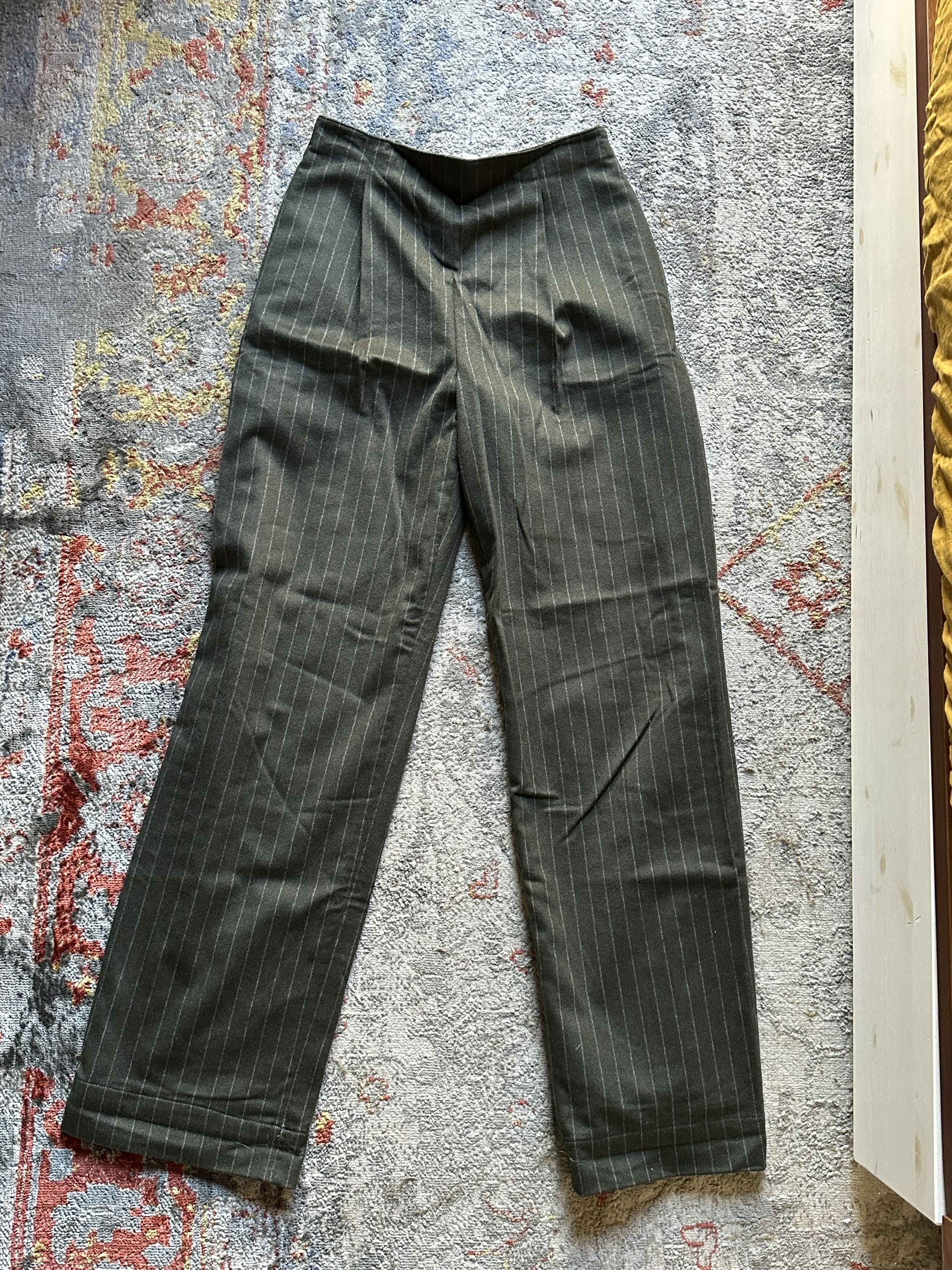 Valentino Valentino Pinstripe Wool Dress Pant Size 26" / US 2 / IT 38 - 1 Thumbnail