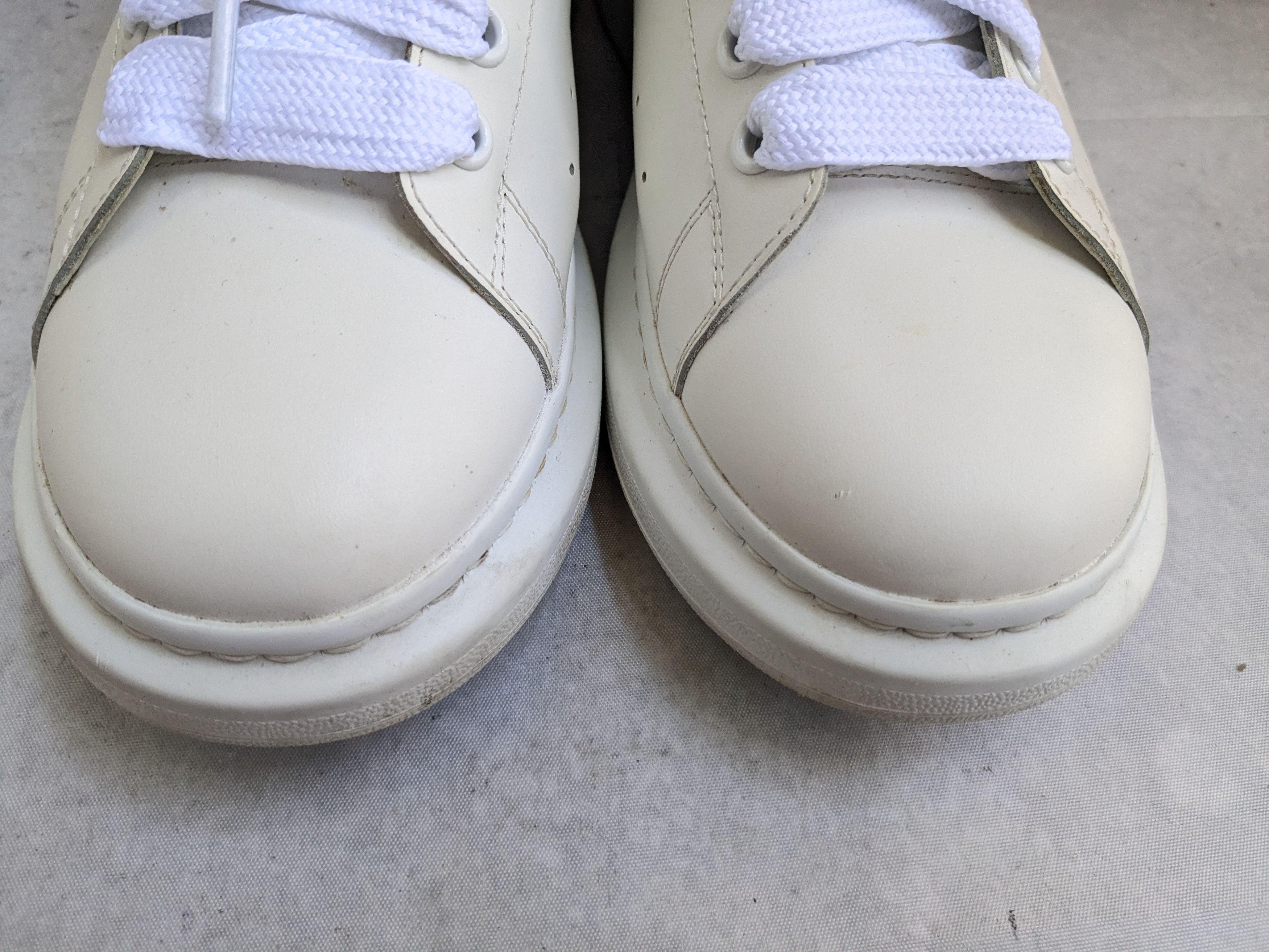 Alexander McQueen Alexander McQueen Oversized Larry Sneakers White Gold 12 45 Size US 12 / EU 45 - 5 Thumbnail