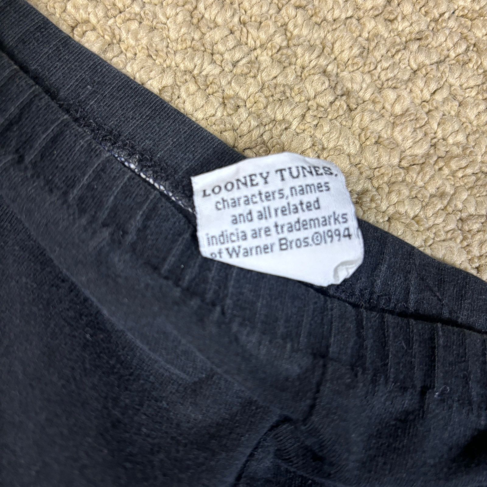 Warner Bros Vintage 1994 Looney Tunes Sport System shorts tweety bird 21 Size 22" - 4 Thumbnail