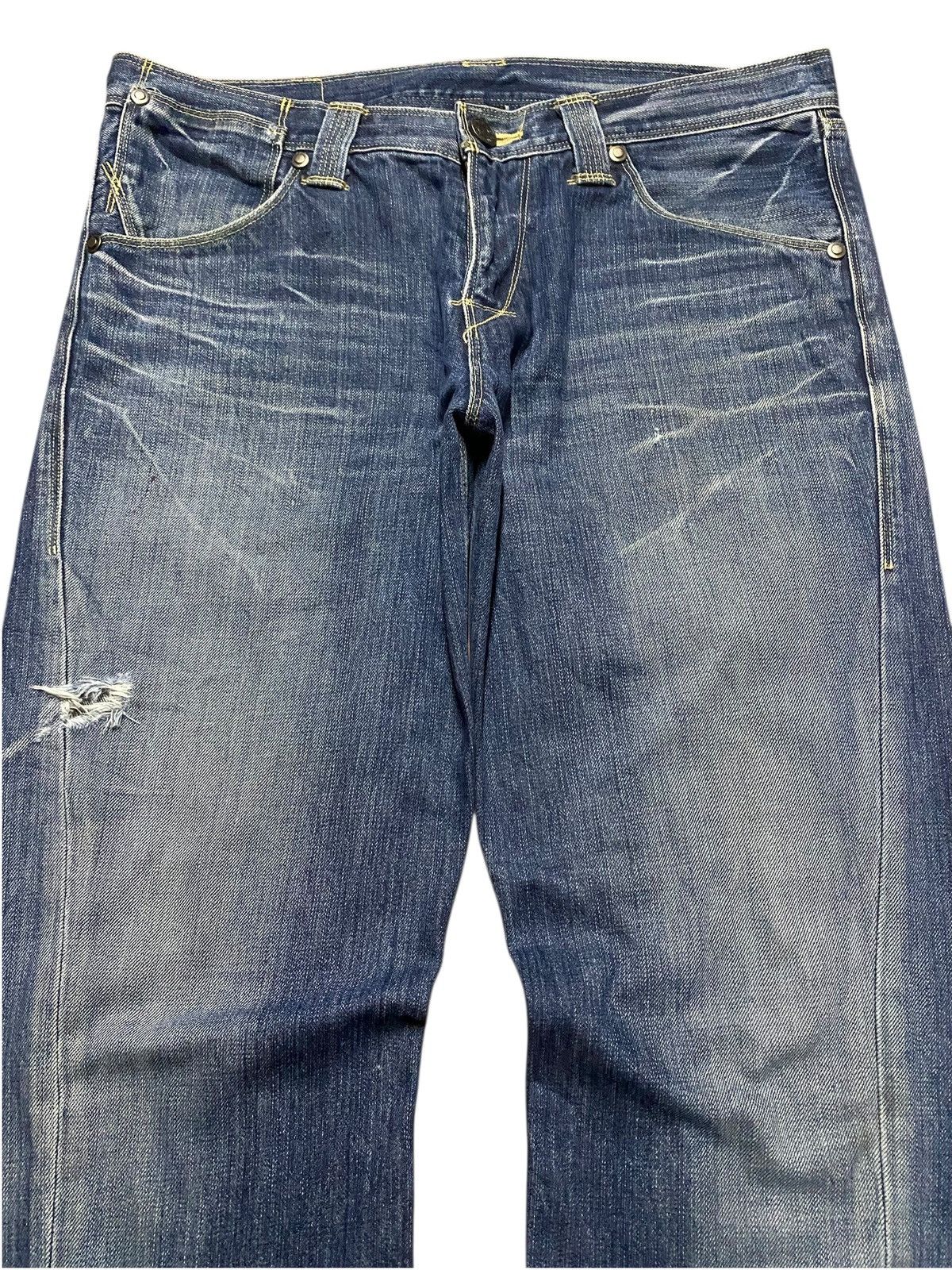 Levi's Vintage Clothing Levis Y2K Engineered Blue Wash Distressed Twist Leg Jean Size US 34 / EU 50 - 3 Thumbnail