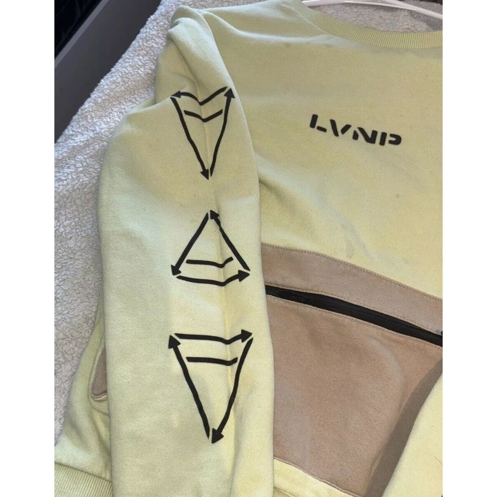 Eleven Paris Eleven Paris Sweater Sweatshirt Neon Pocket Graphic Pullover Size US M / EU 48-50 / 2 - 2 Thumbnail